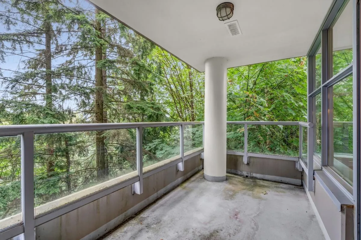 2xx 9232 University Crescent