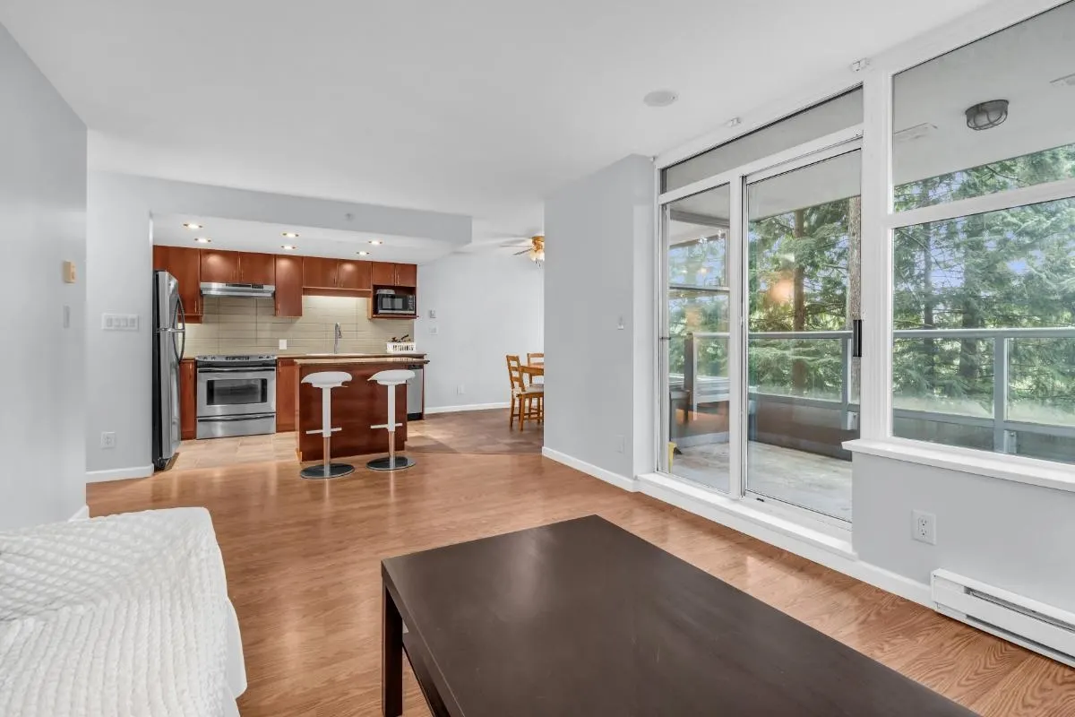 2xx 9232 University Crescent