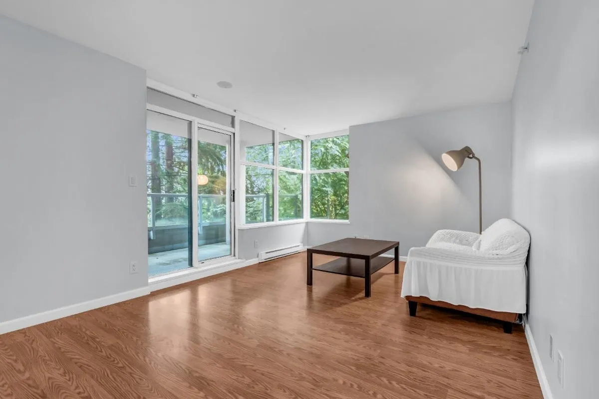 2xx 9232 University Crescent