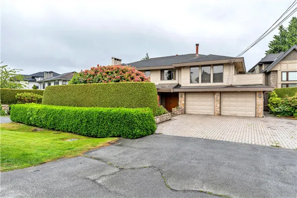 8660 Camden Crescent