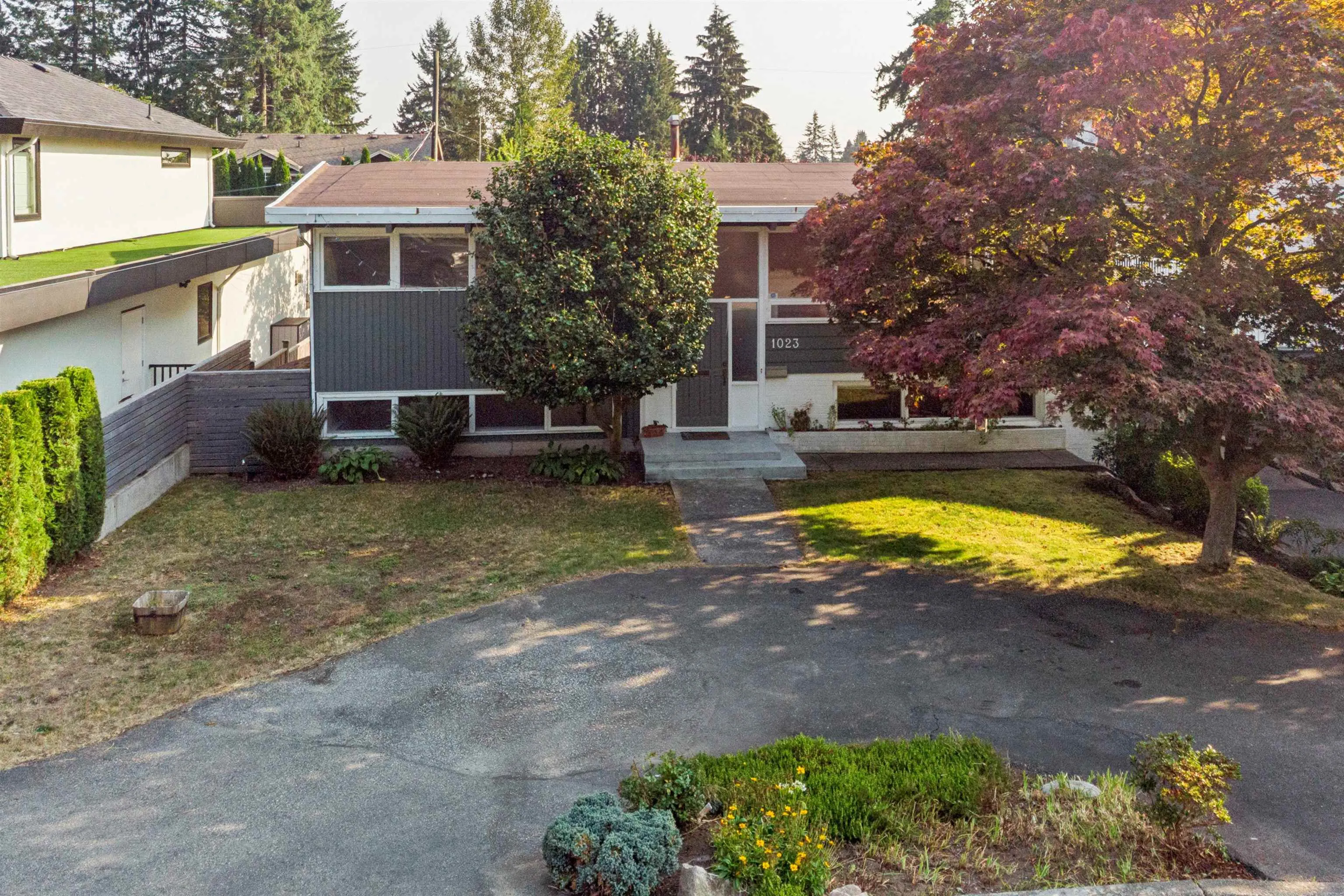 1023 Arlington Crescent