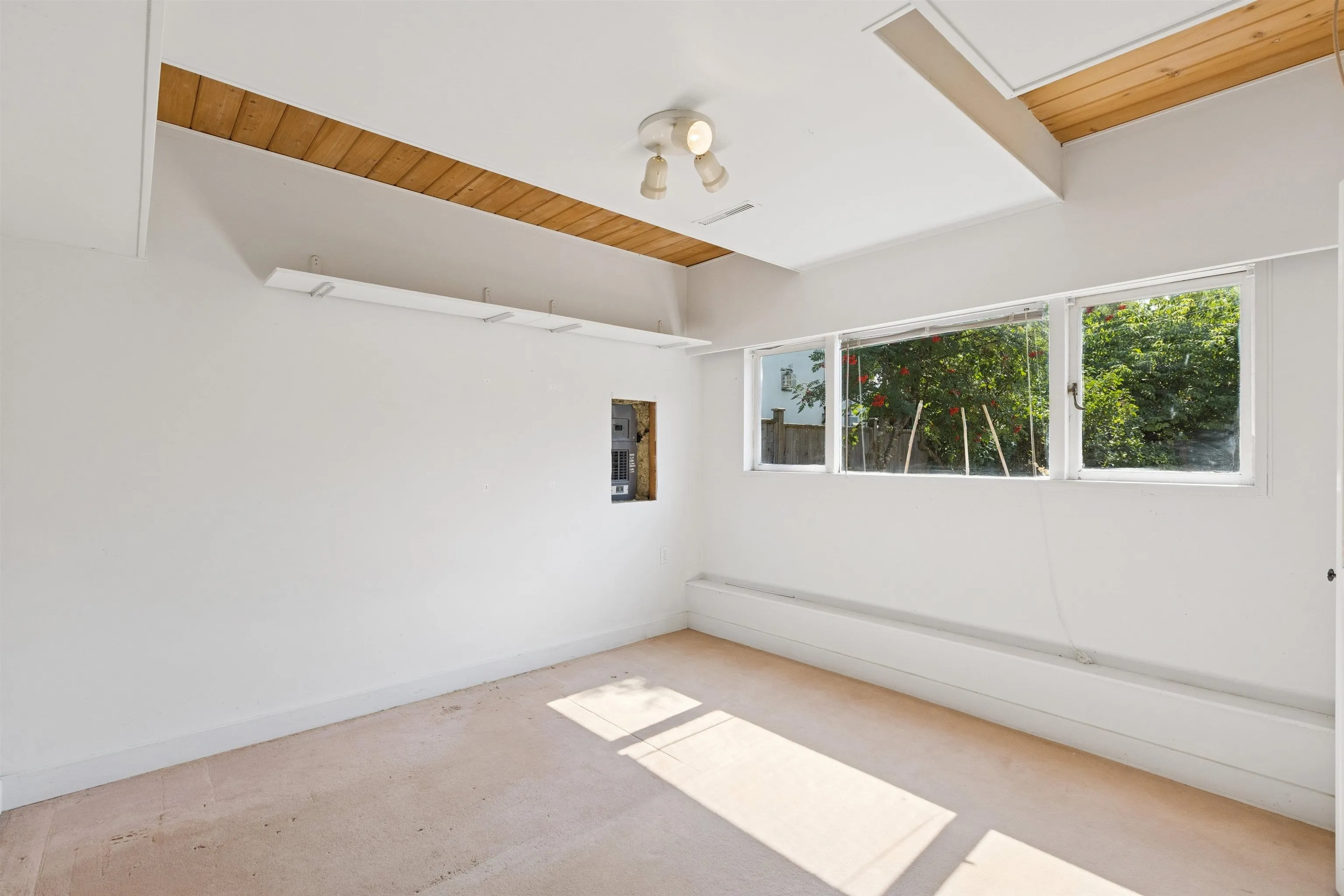 1023 Arlington Crescent