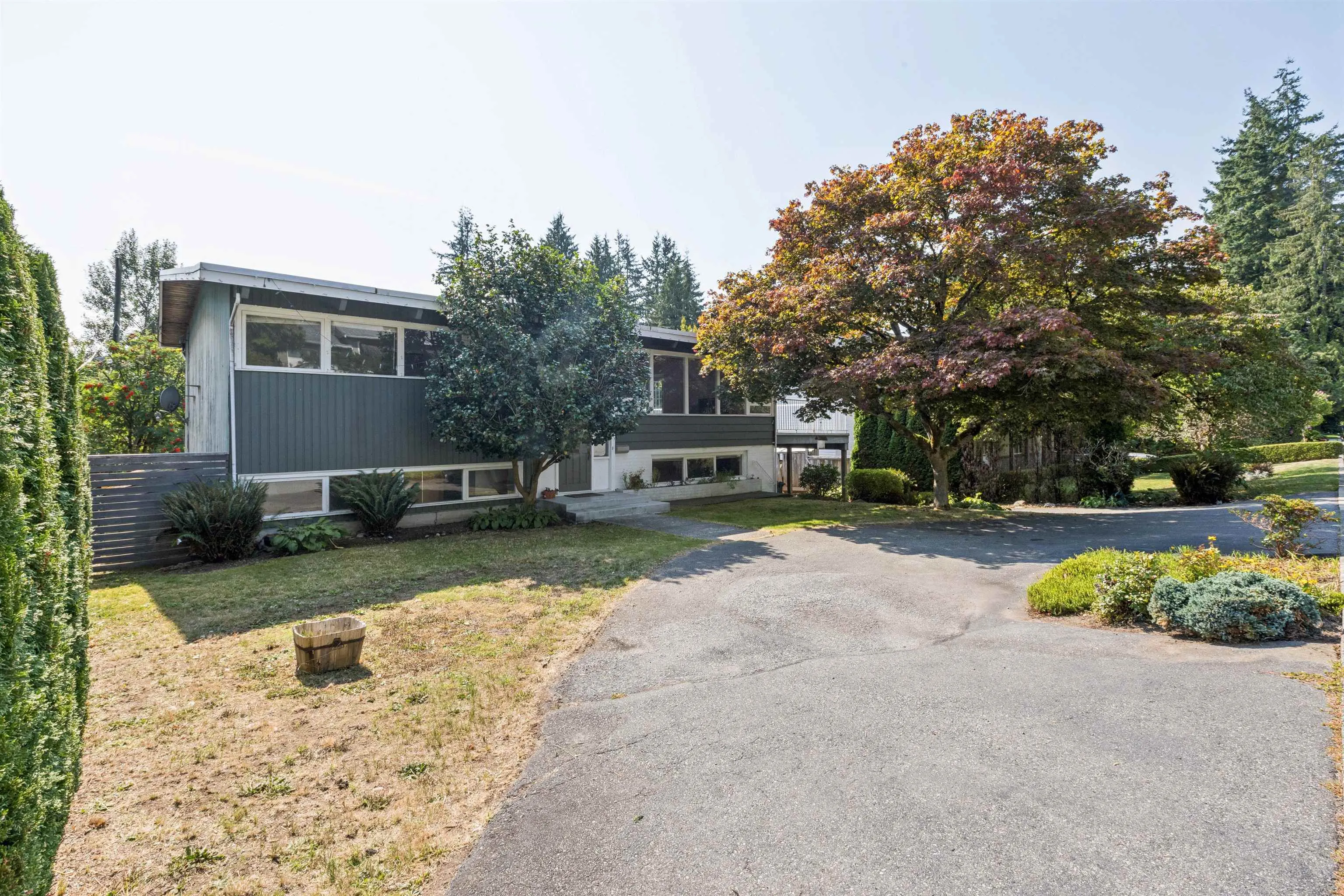 1023 Arlington Crescent