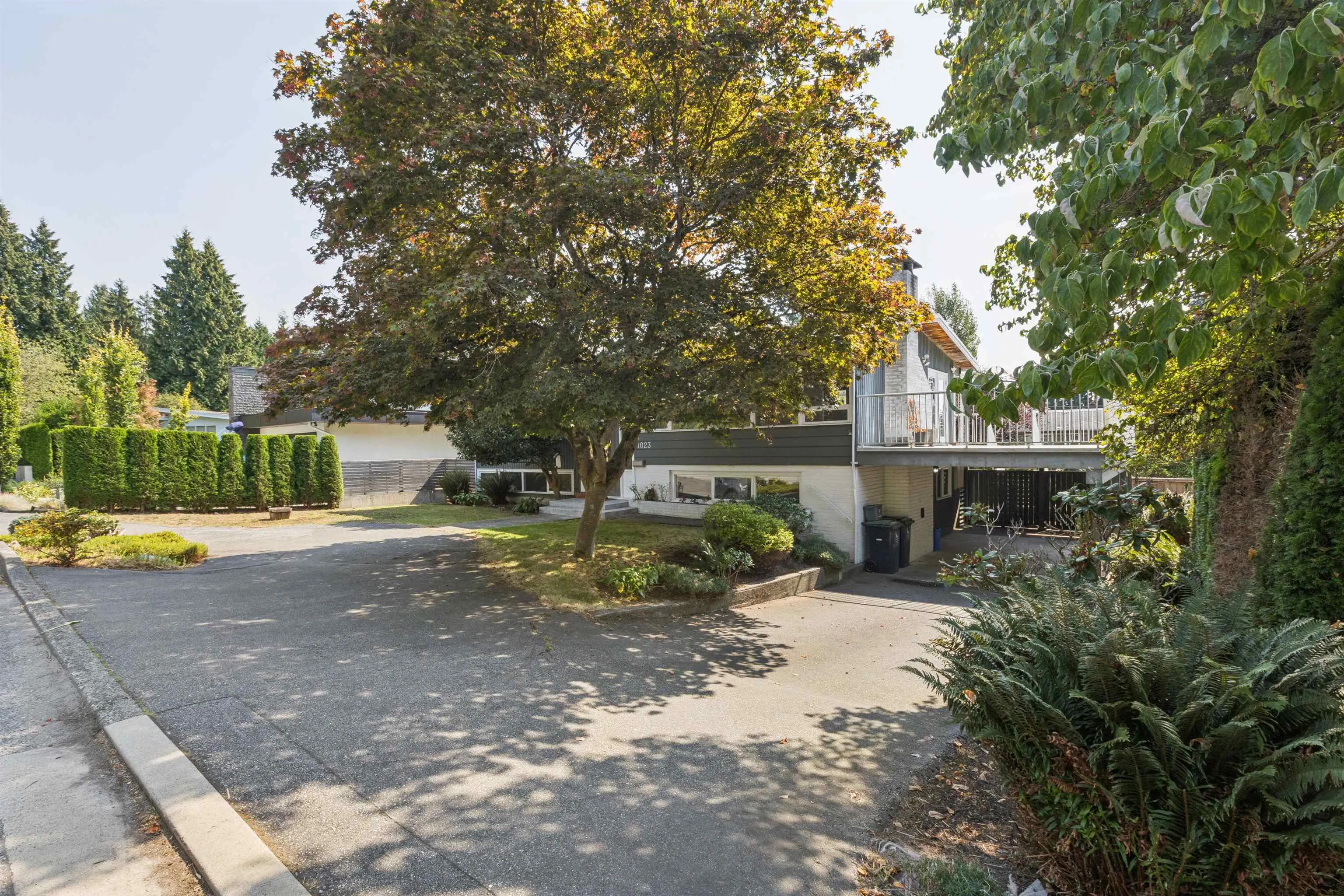 1023 Arlington Crescent