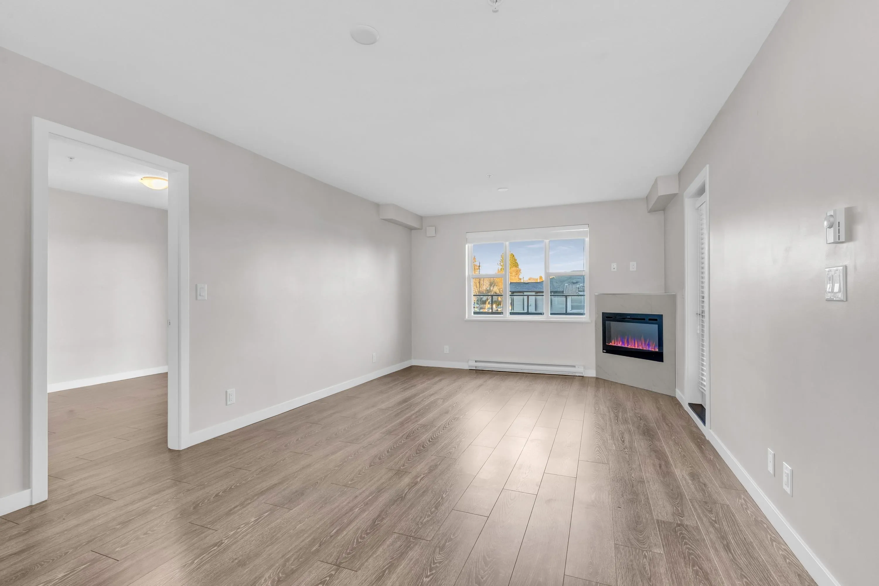 2xx 7908 15th Avenue