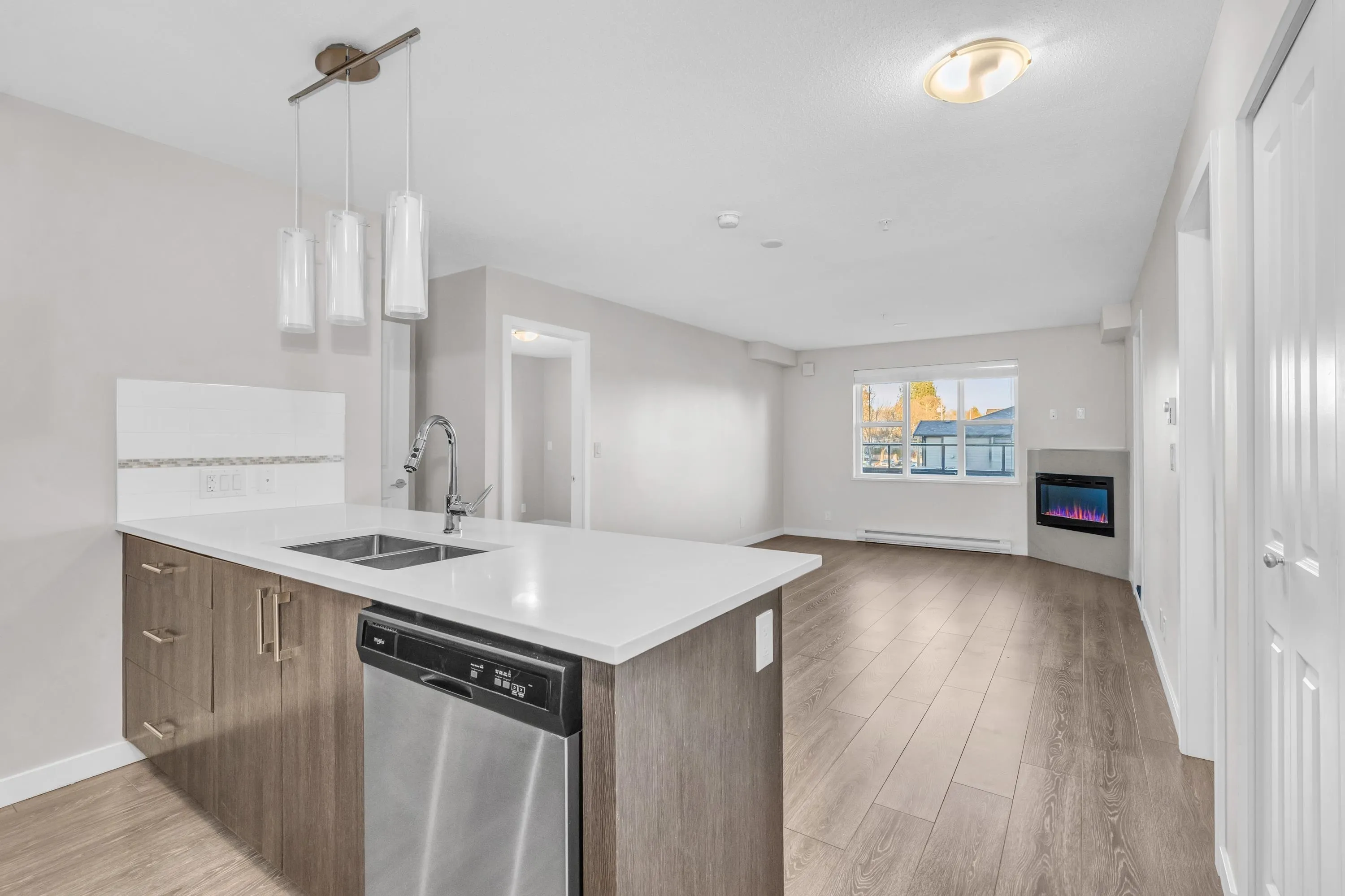 2xx 7908 15th Avenue