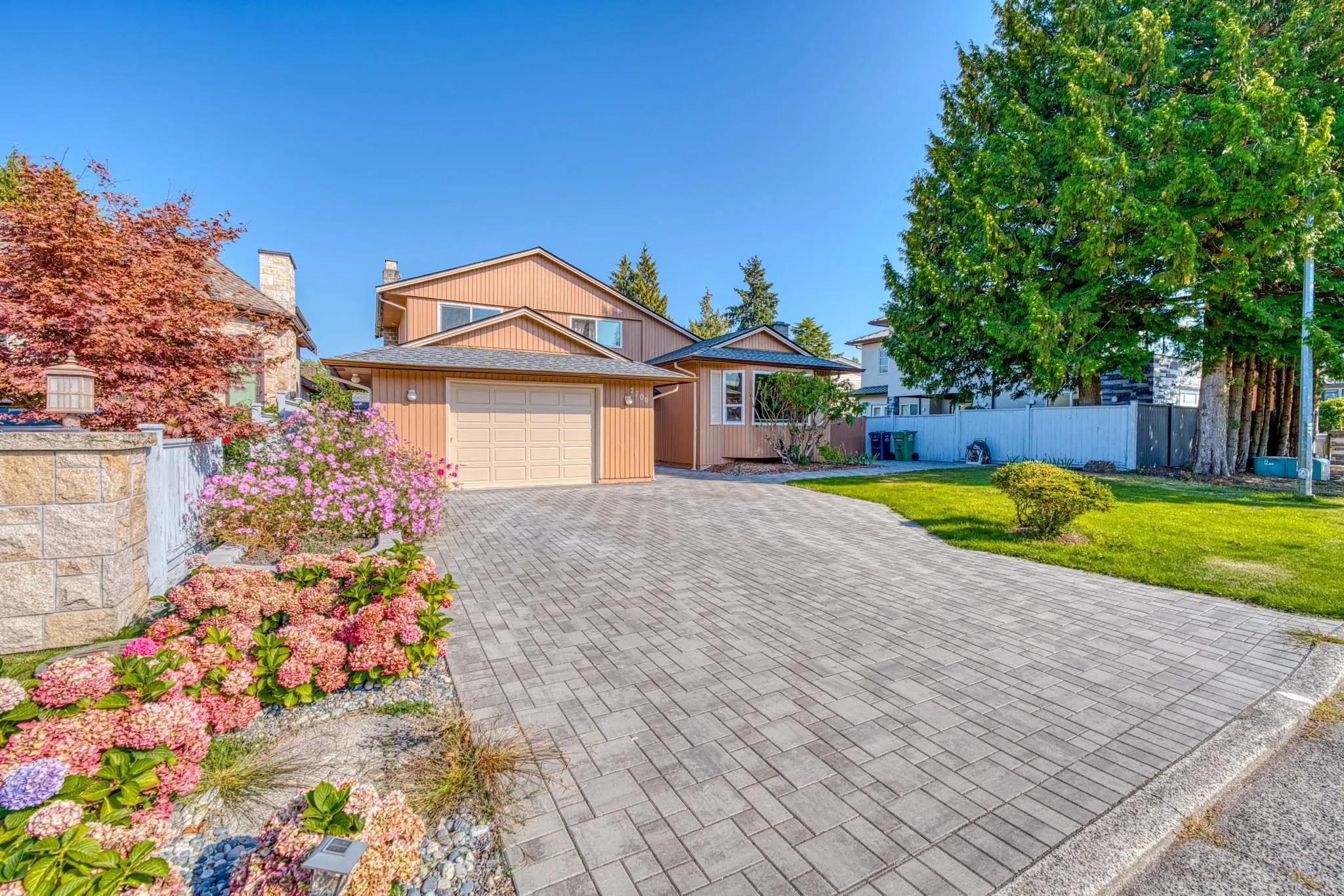 7700 Dampier Drive
