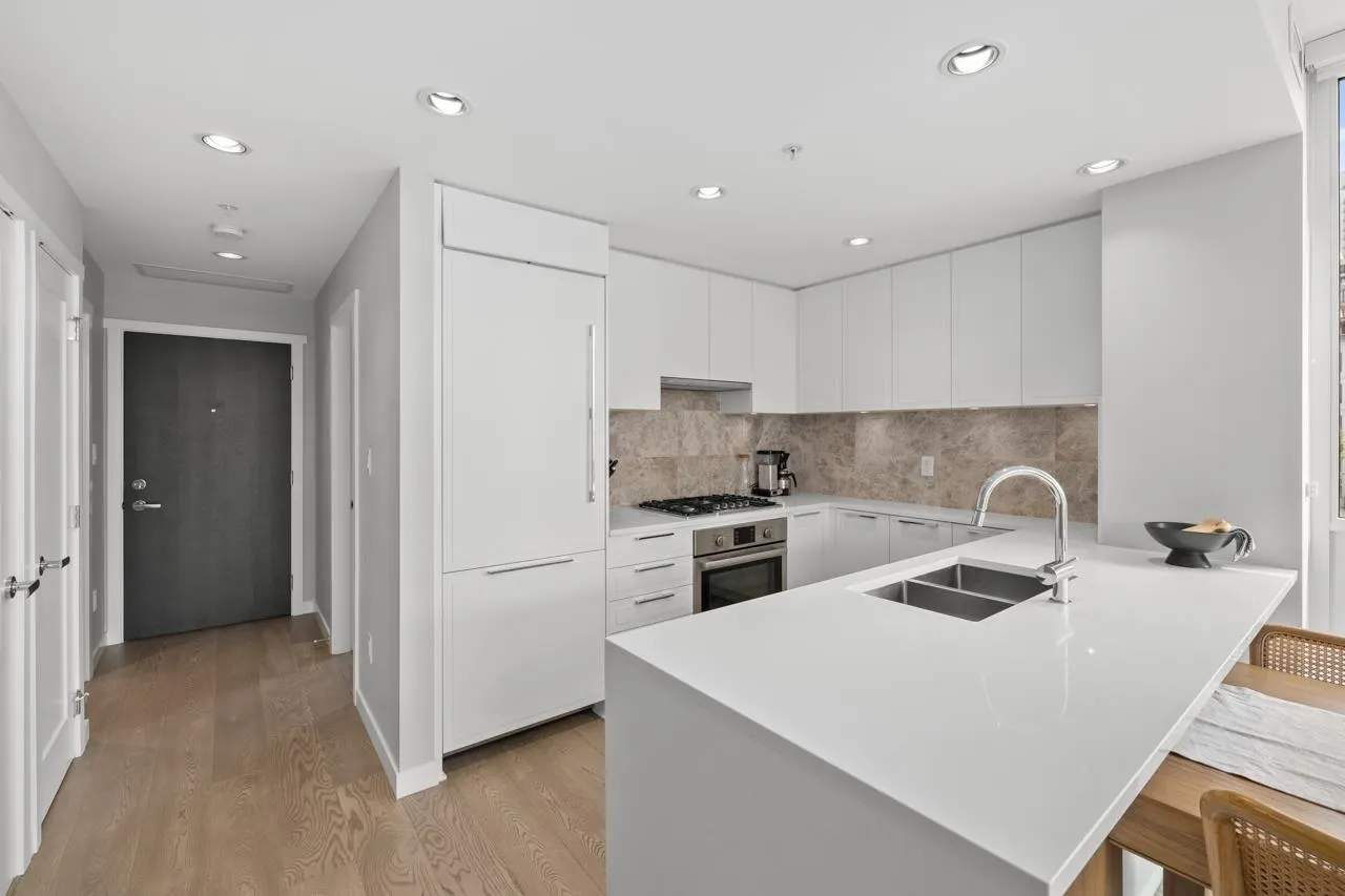 707 118 Carrie Cates Court