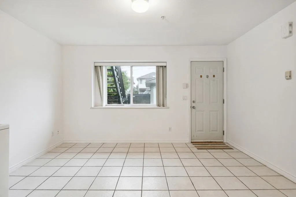 Ground 2521 Parker Street