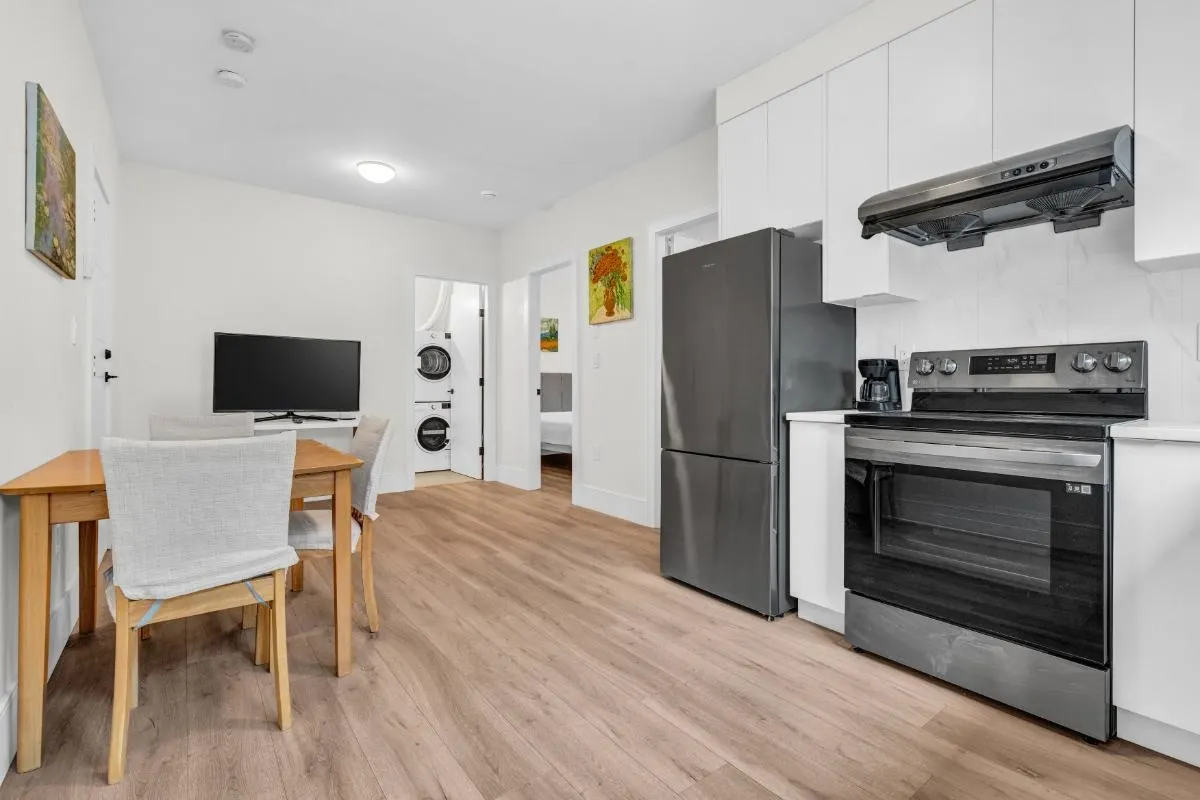 2BR 6376 Burns Street