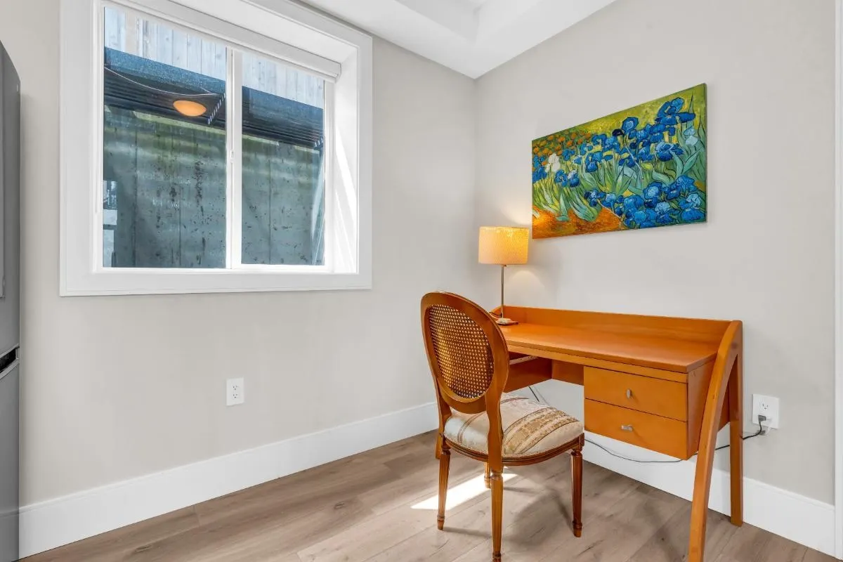 1BR 6376 Burns Street