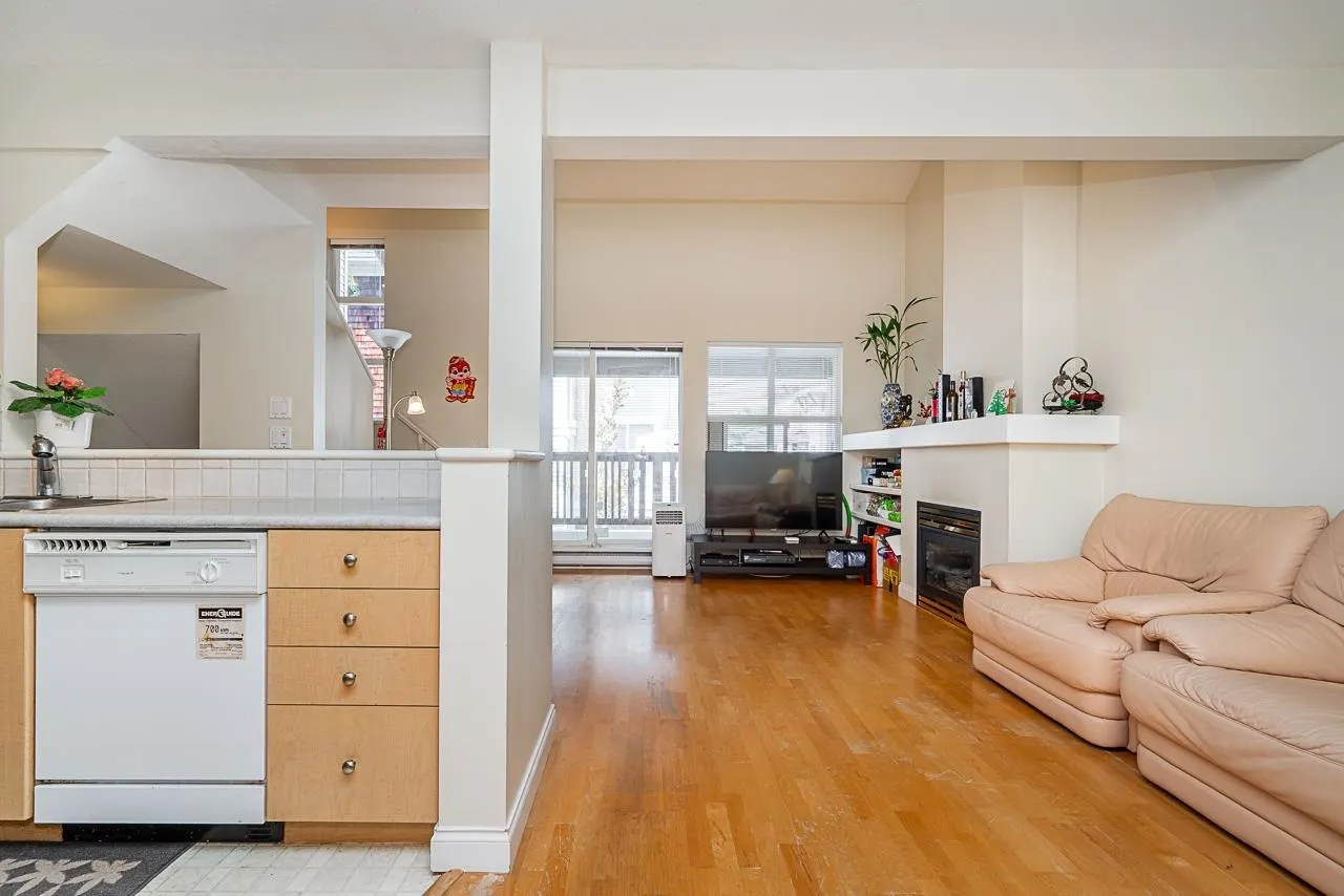 20 7111 Lynnwood Drive