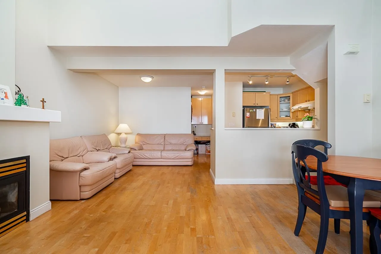 20 7111 Lynnwood Drive