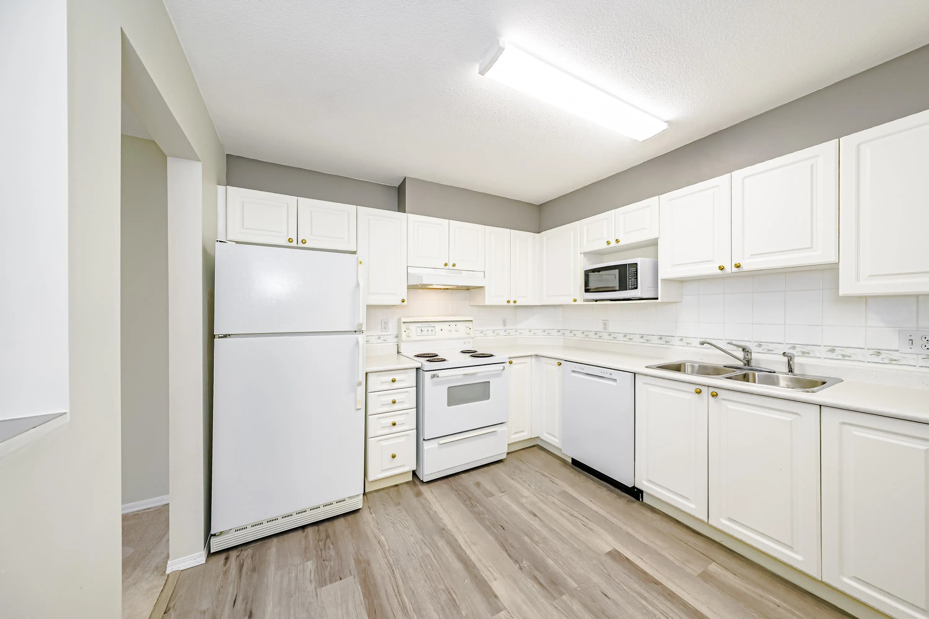 304 13955 Laurel Drive