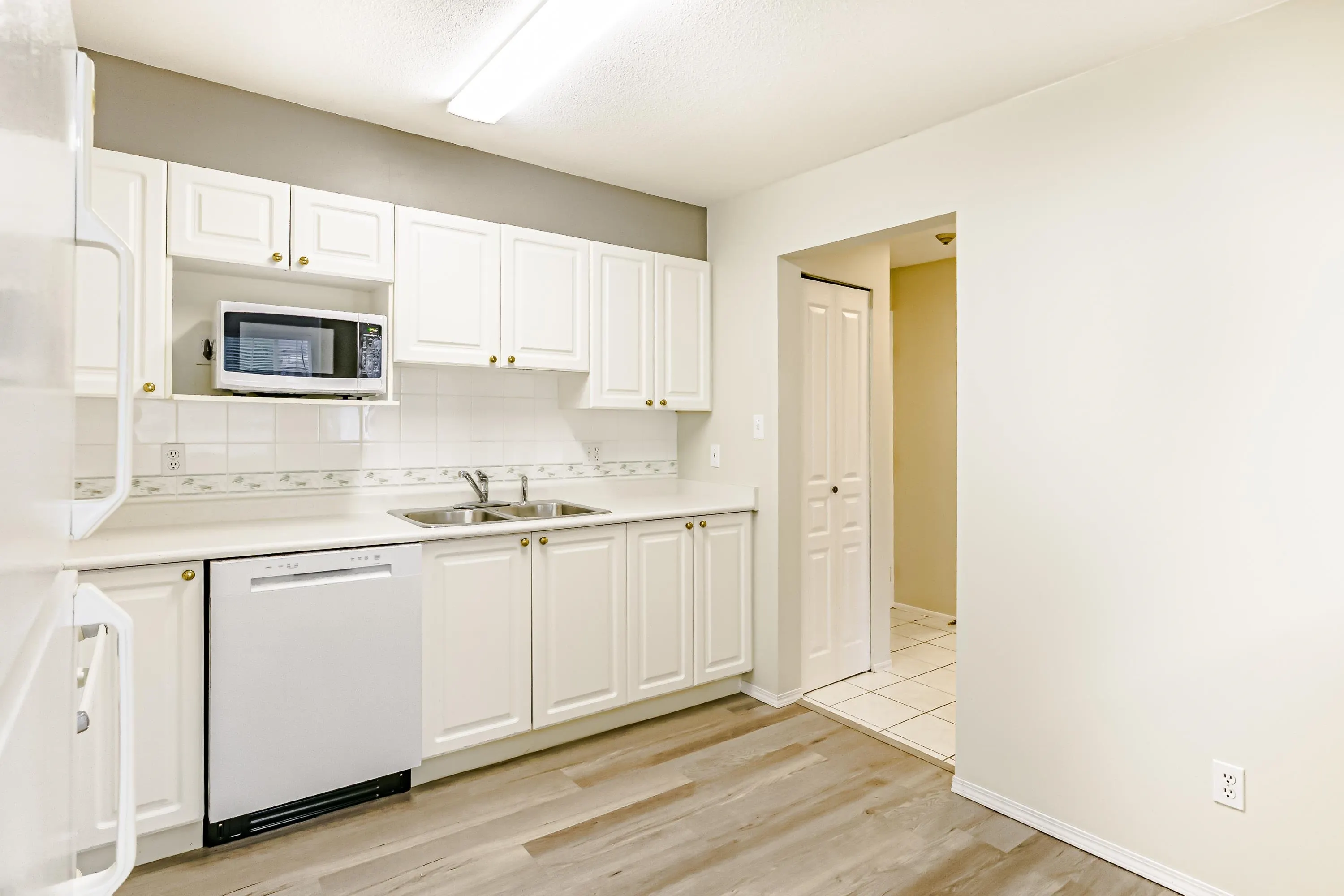 304 13955 Laurel Drive