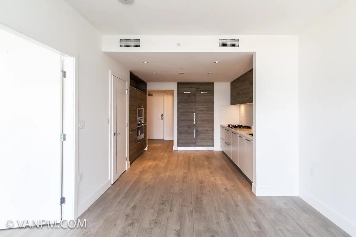 1103 7303 Noble Lane