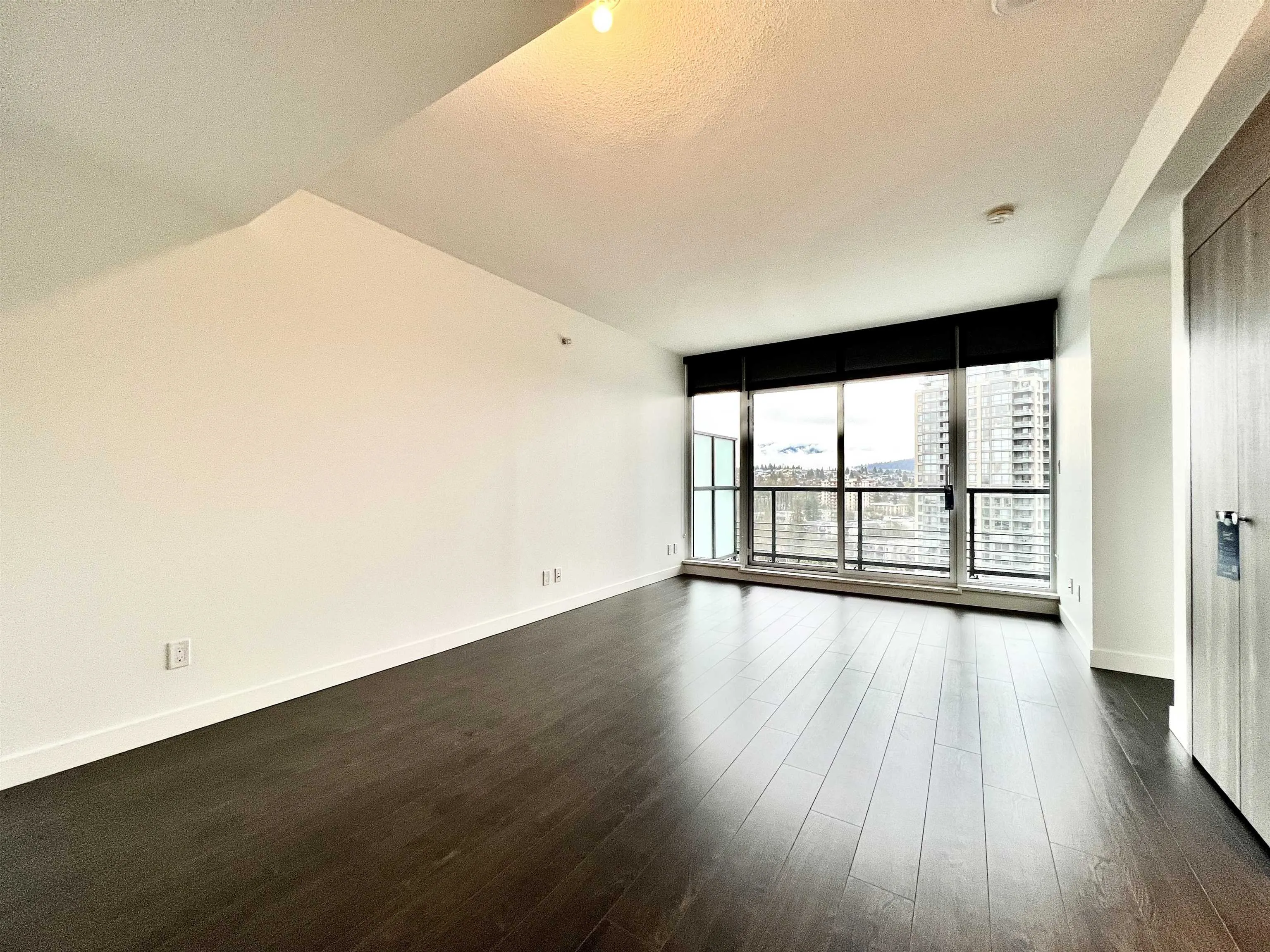 2510 4730 Lougheed Highway
