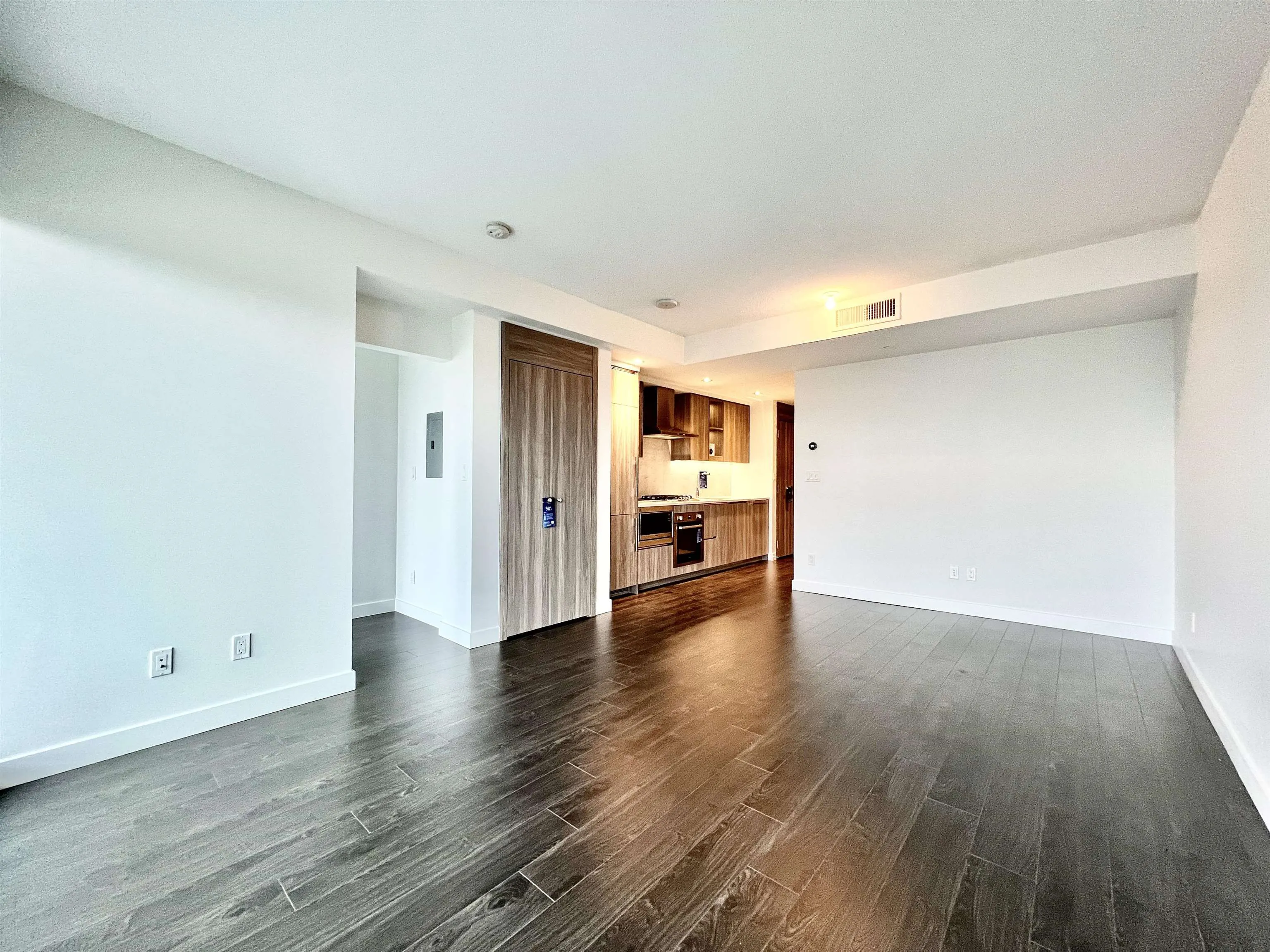 2510 4730 Lougheed Highway