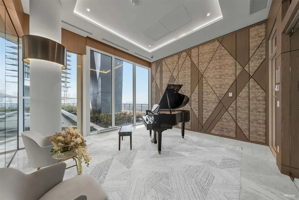 2510 4730 Lougheed Highway