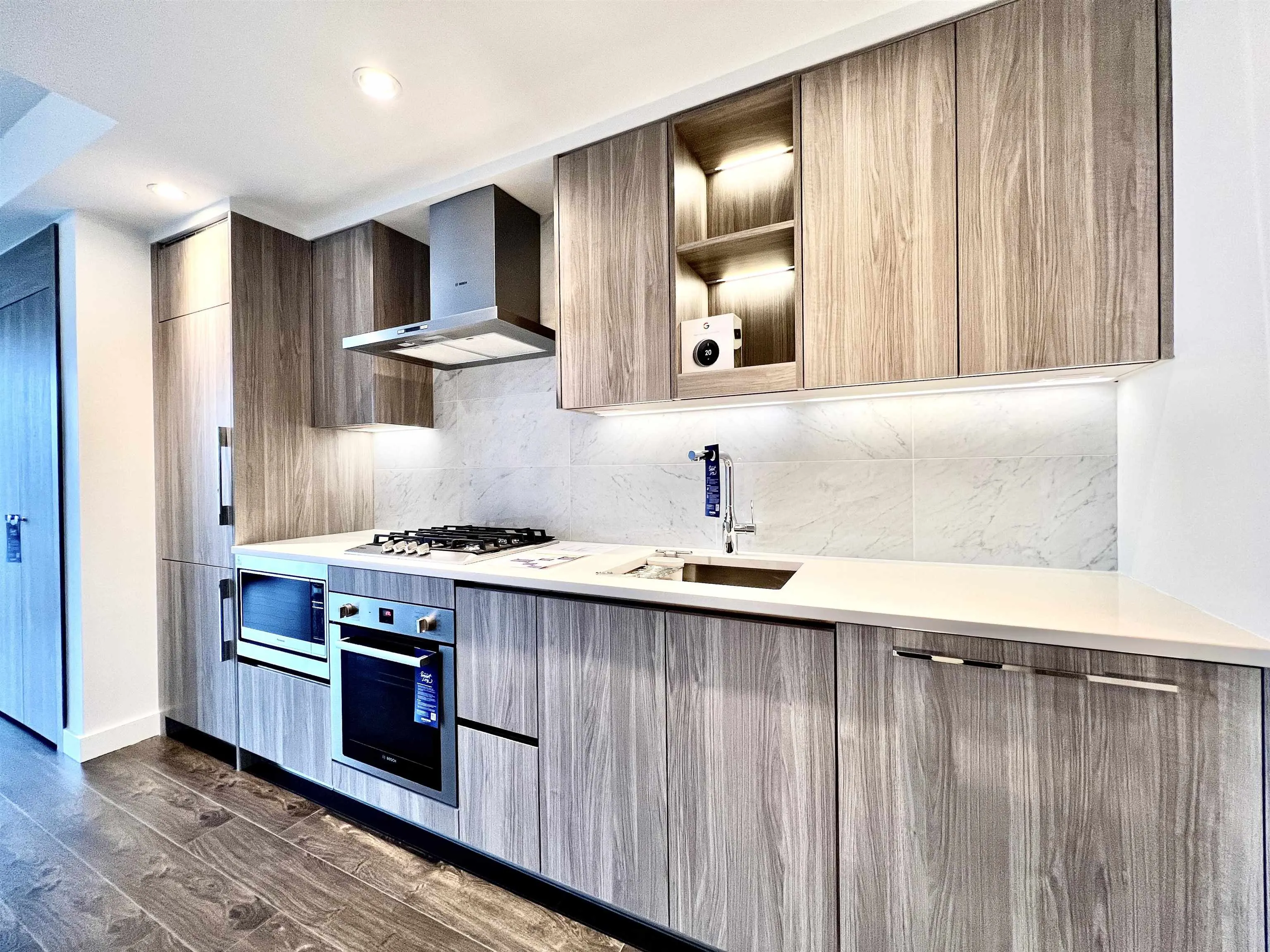 2510 4730 Lougheed Highway