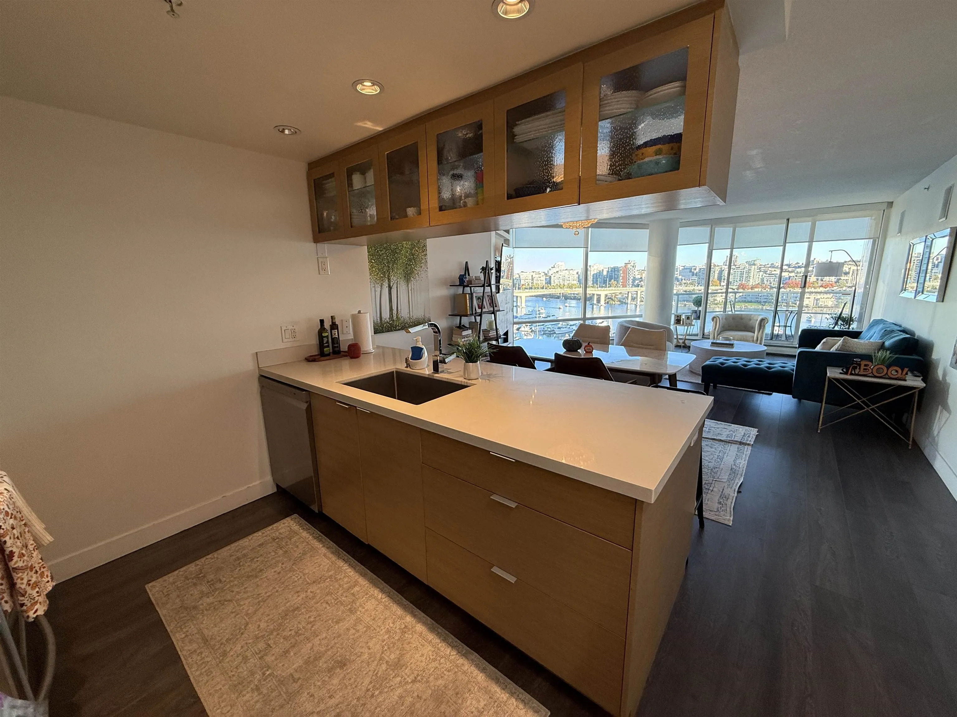 1105 1201 Marinaside Crescent