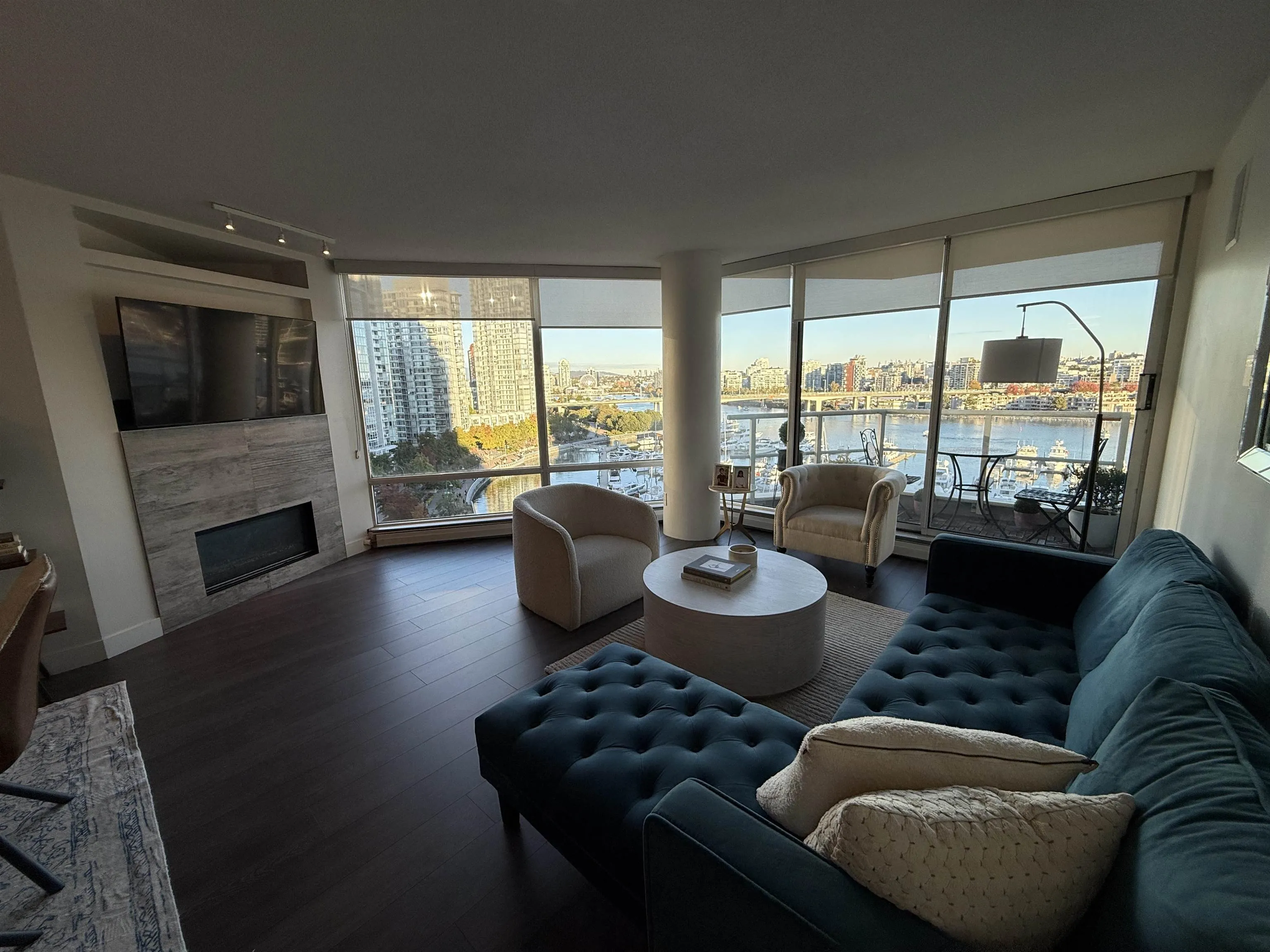 1105 1201 Marinaside Crescent
