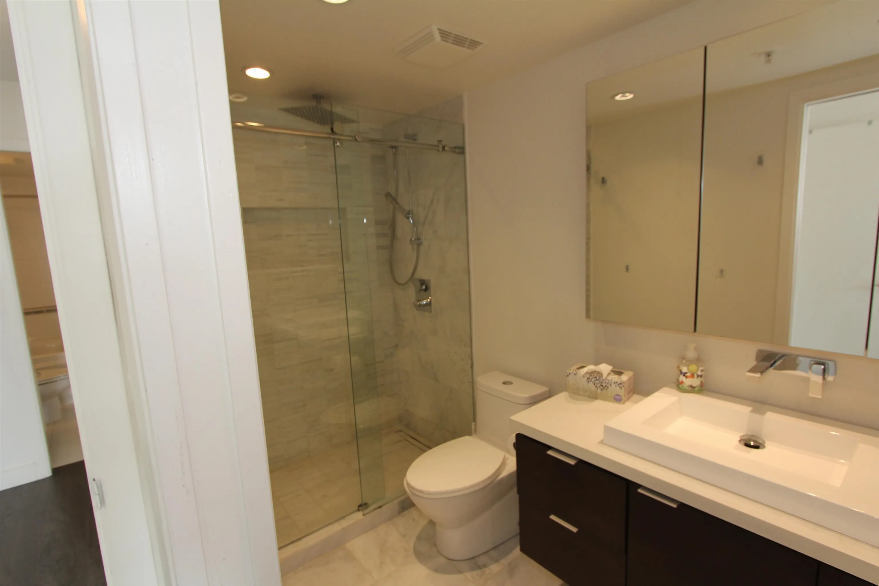 1105 1201 Marinaside Crescent