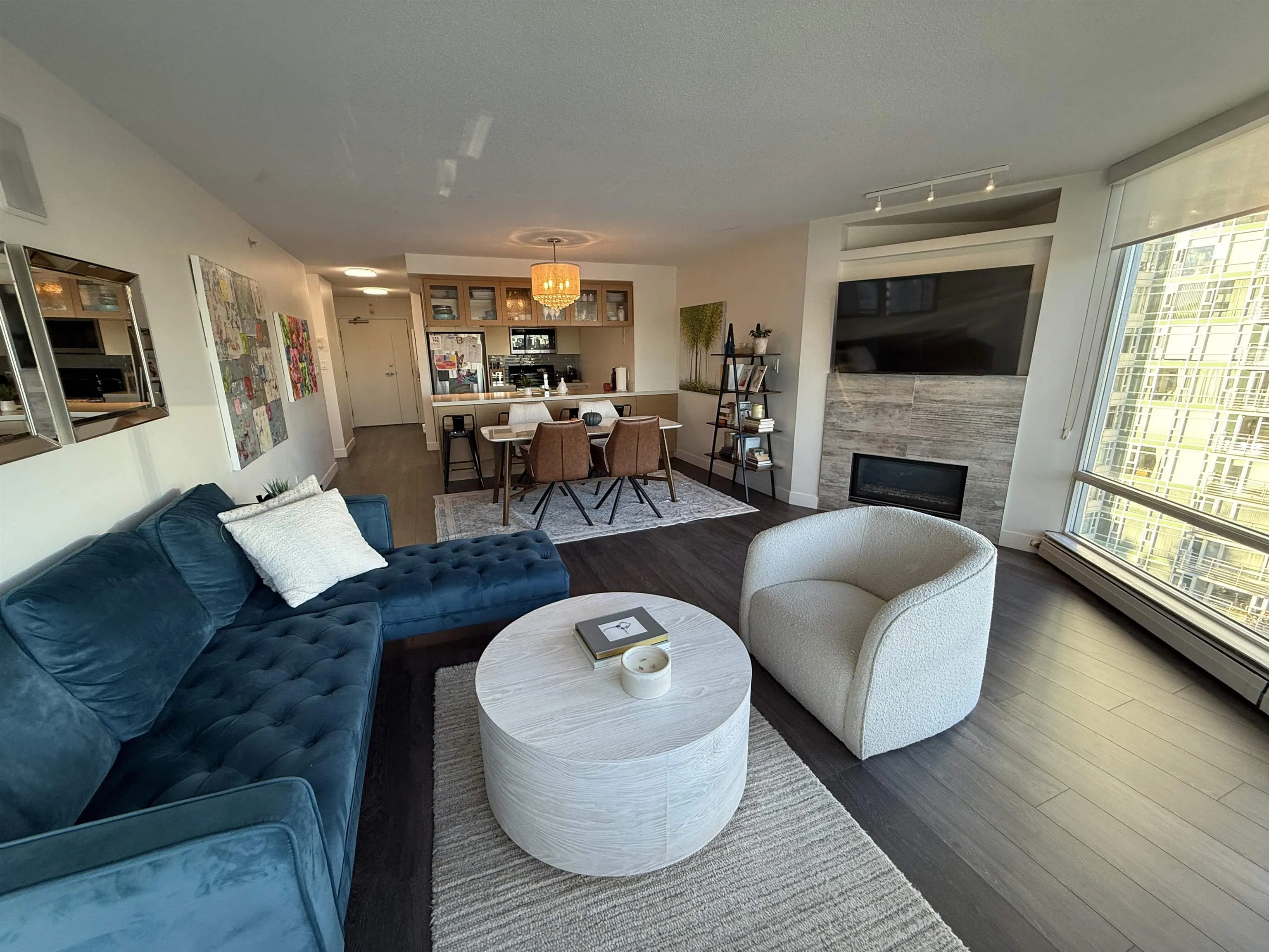 1105 1201 Marinaside Crescent