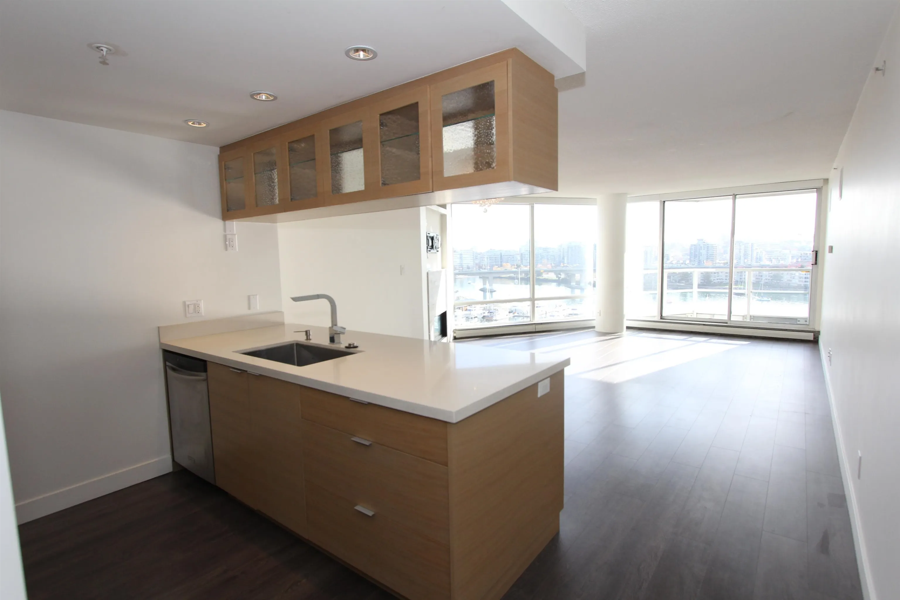 1105 1201 Marinaside Crescent