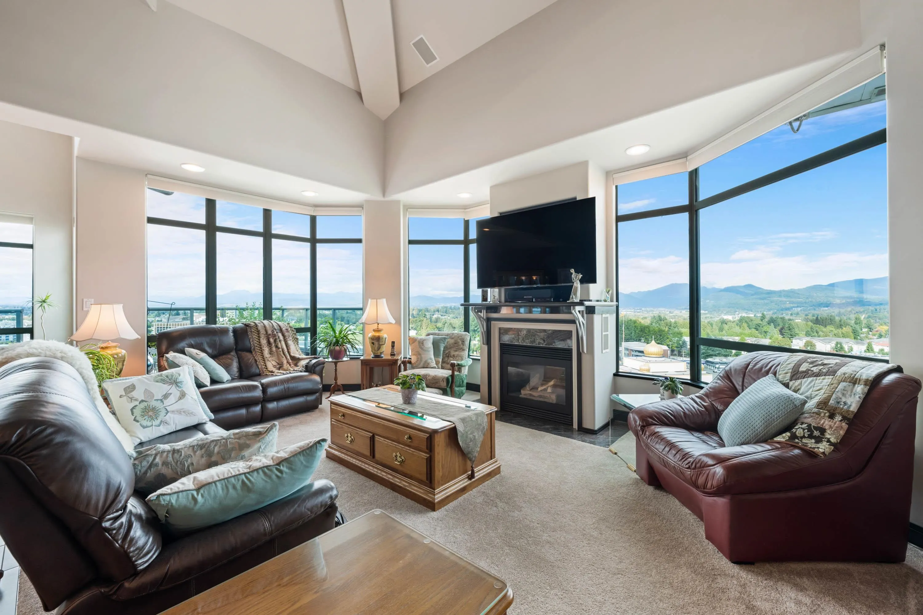 1704 33065 Mill Lake Road