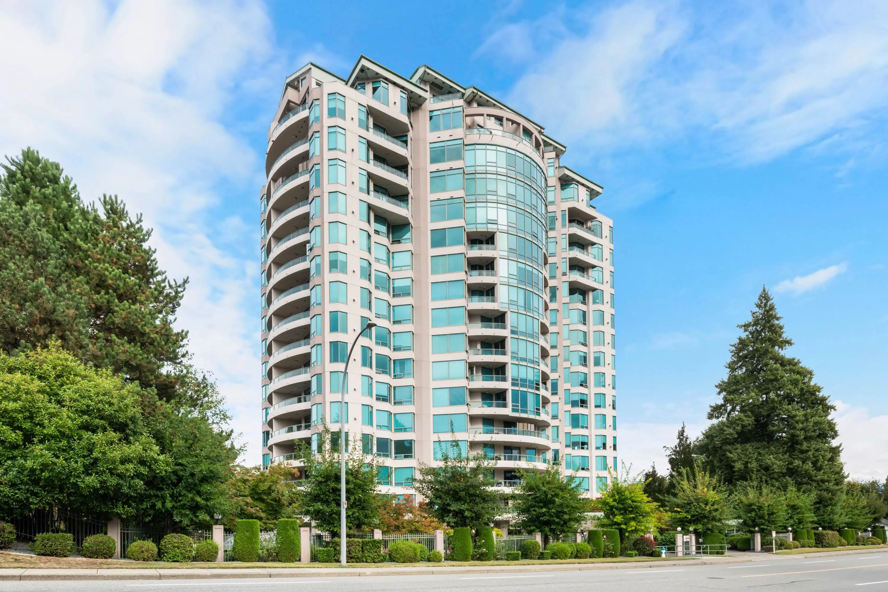 1704 33065 Mill Lake Road
