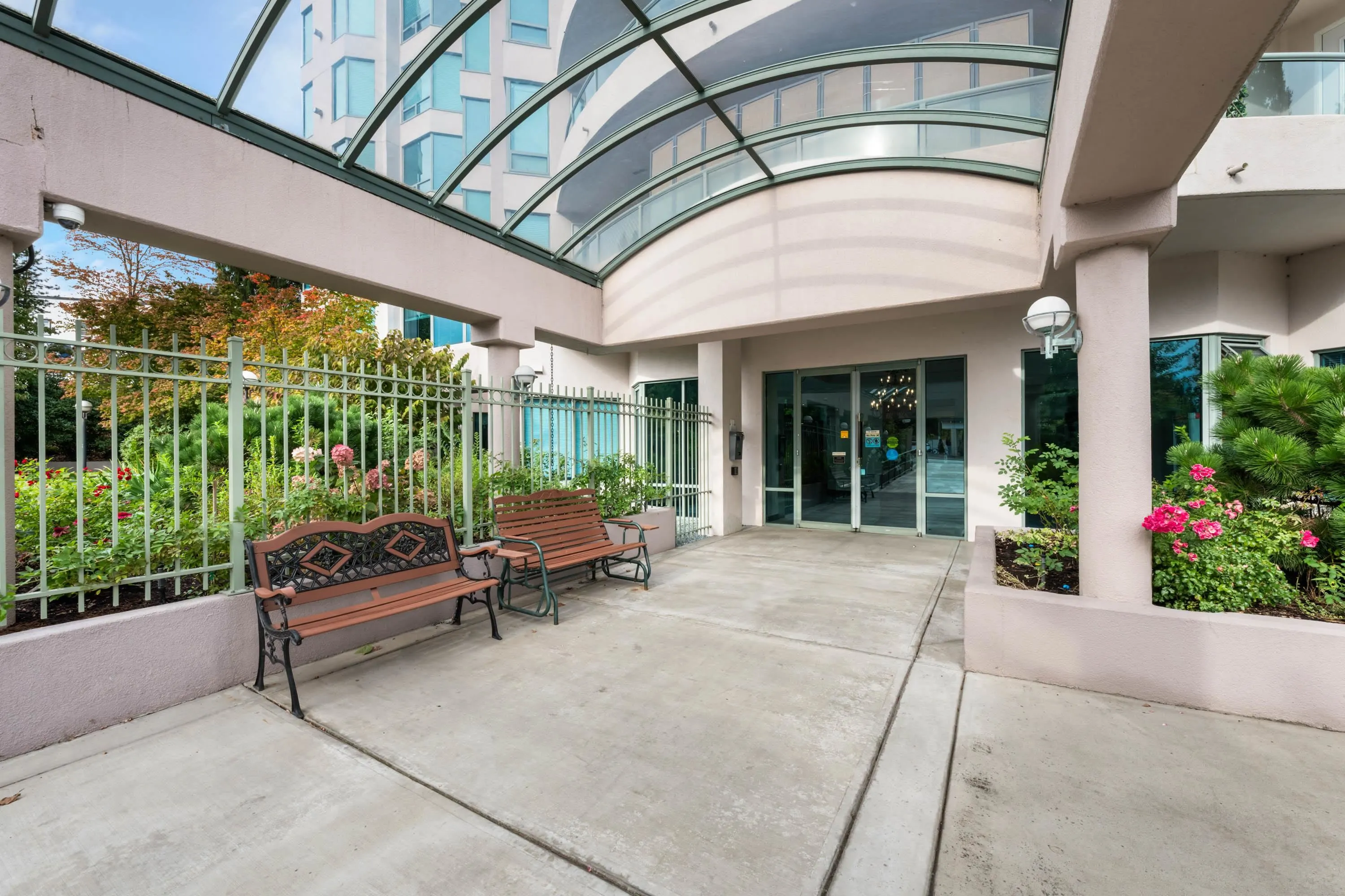 1704 33065 Mill Lake Road