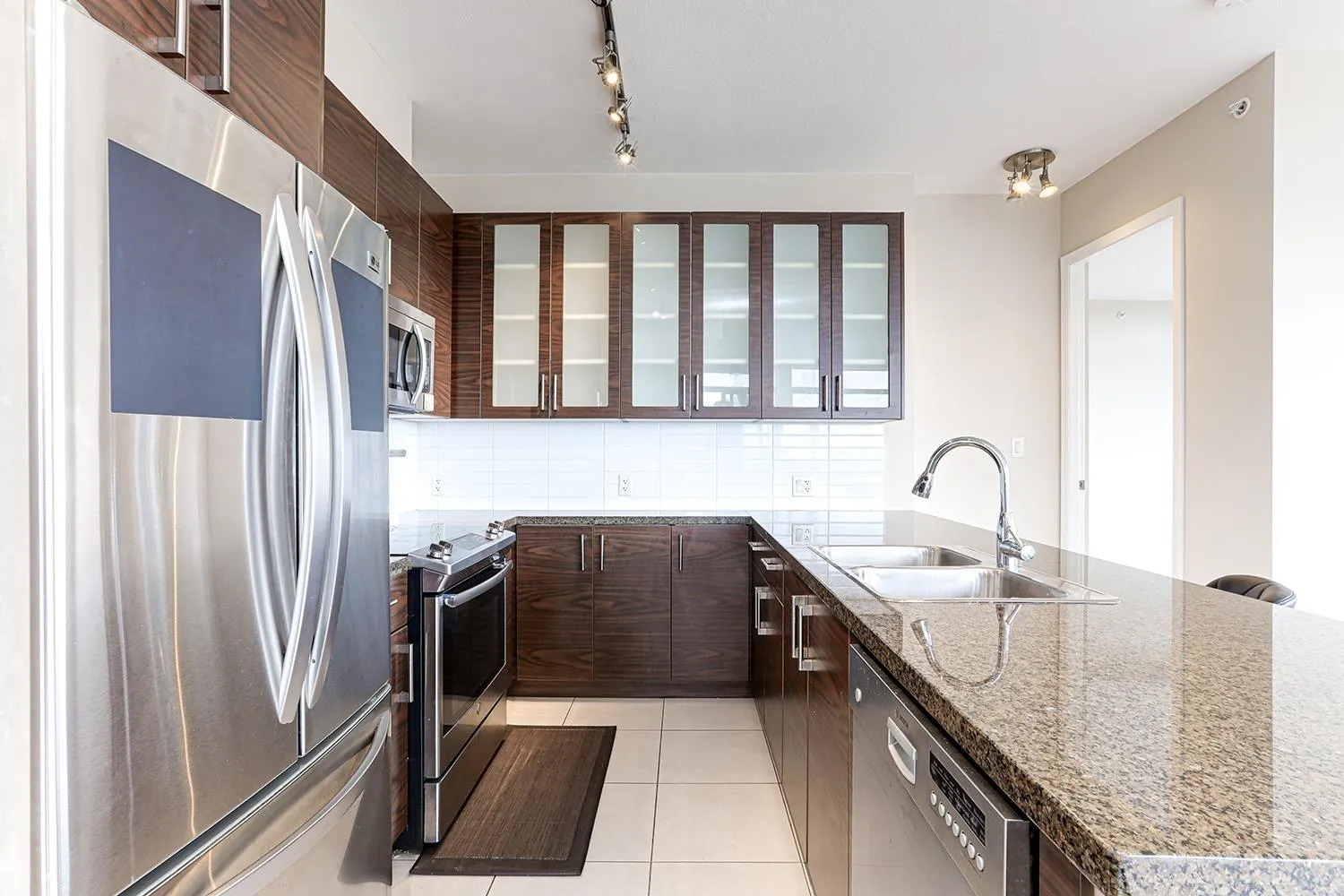 3002 2355 Madison Avenue