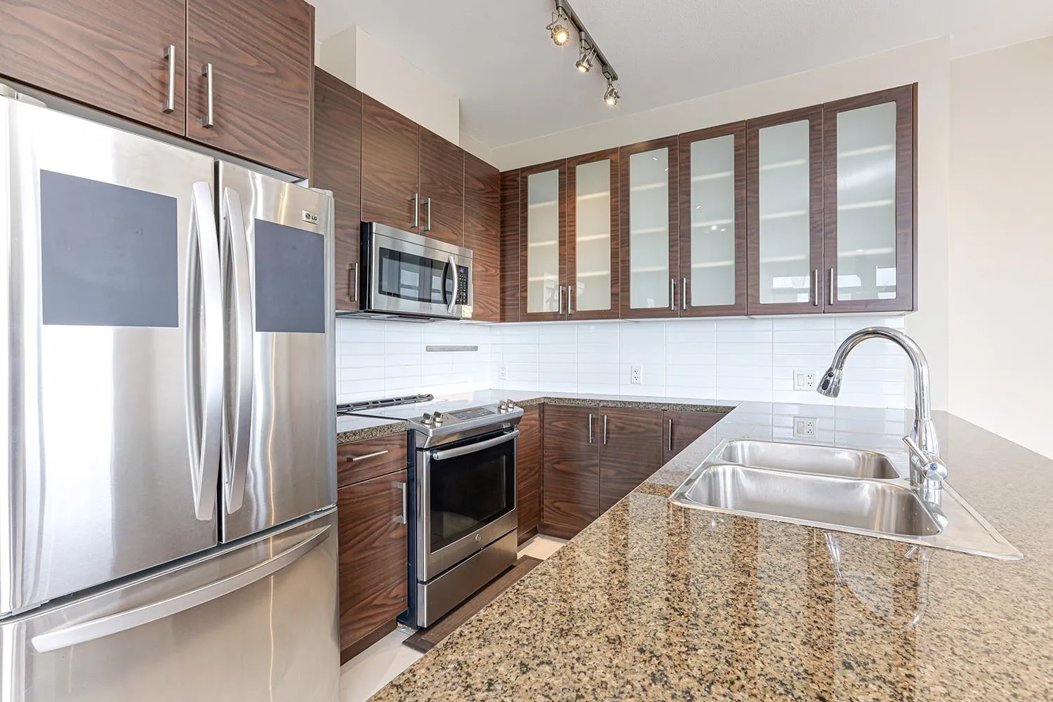 3002 2355 Madison Avenue