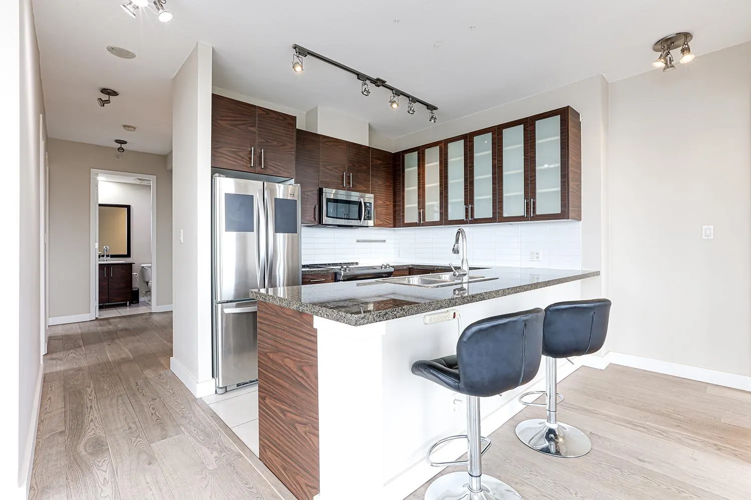 3002 2355 Madison Avenue