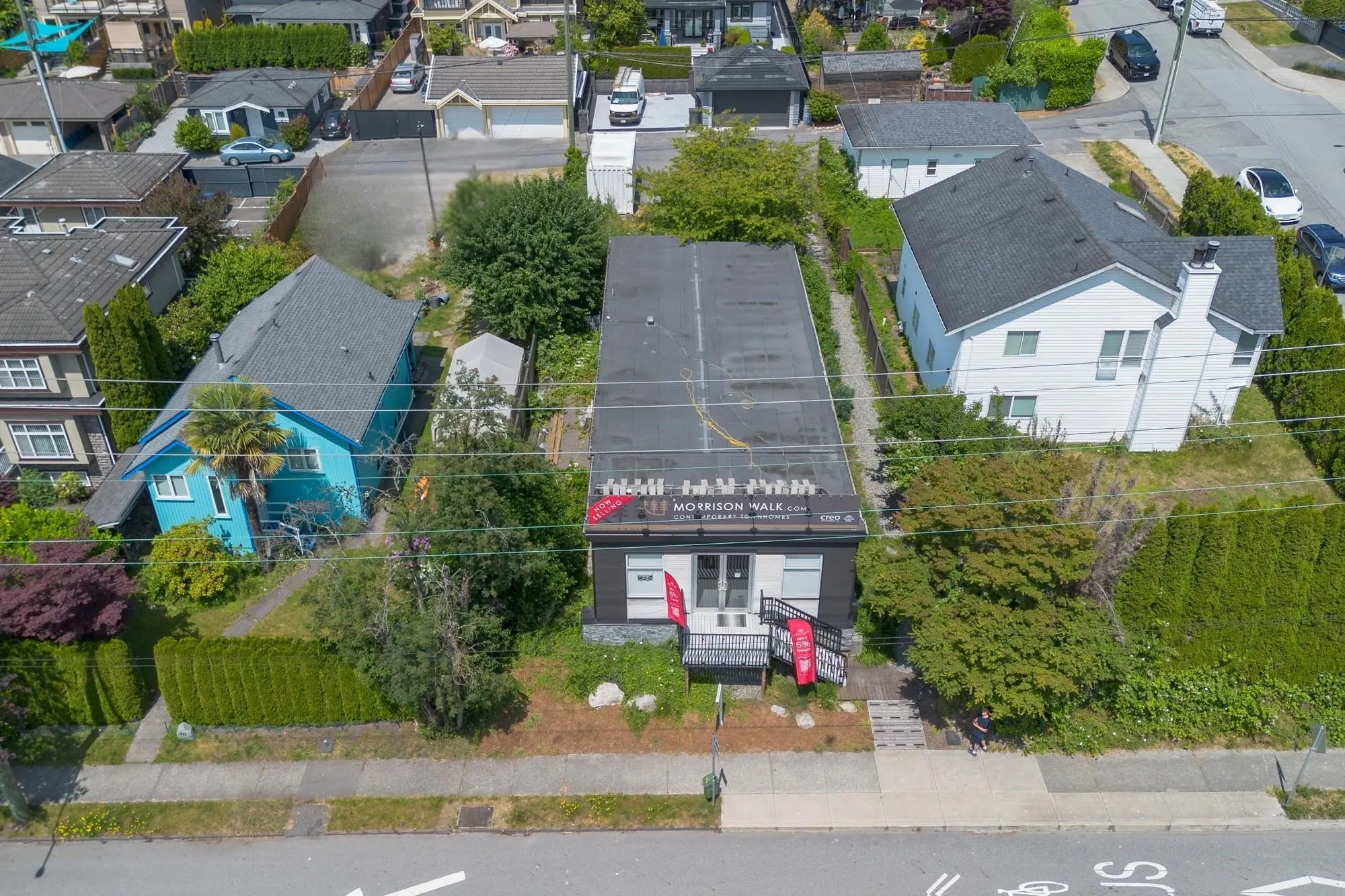658 E 3rd Street