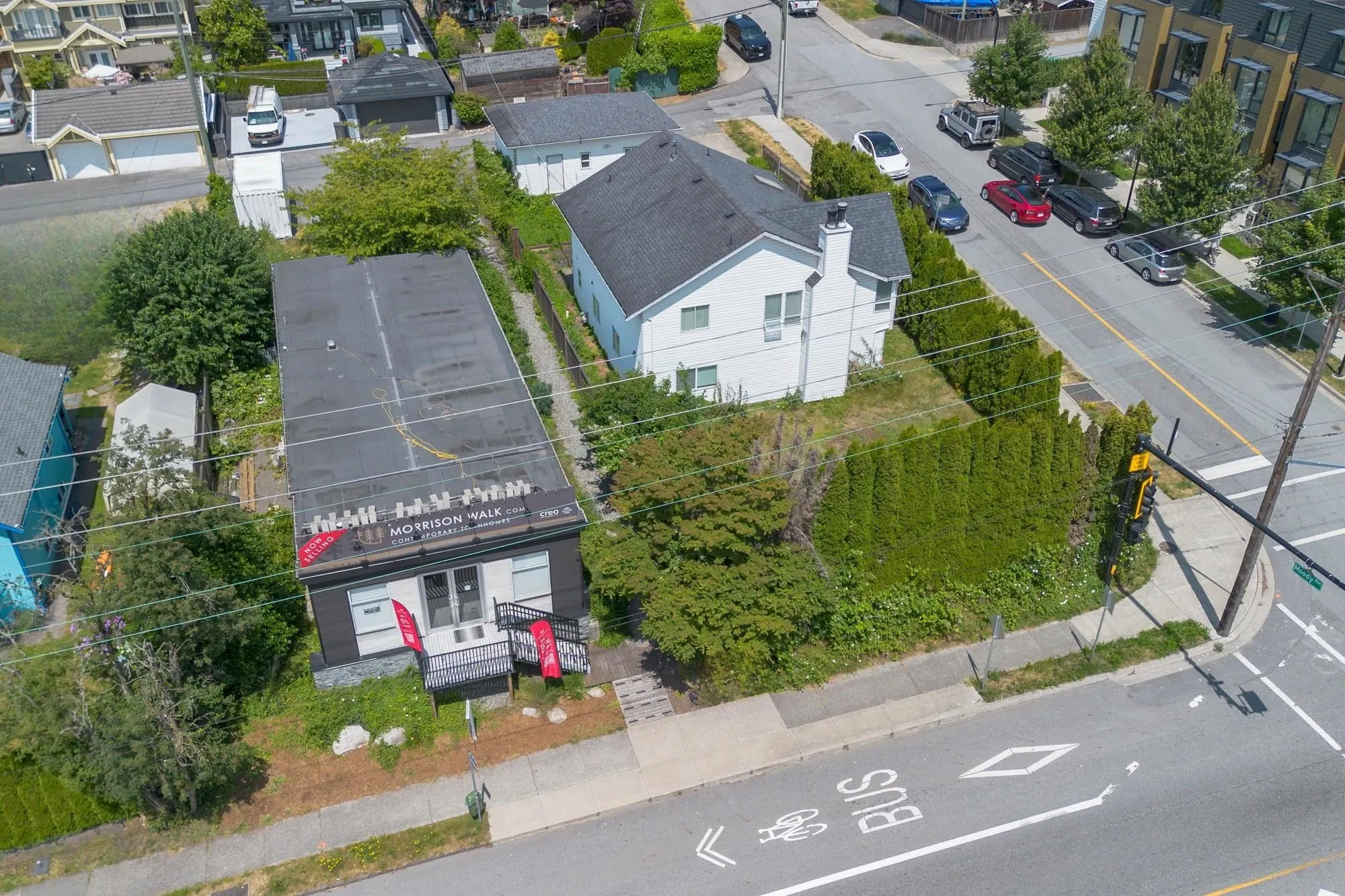 658 E 3rd Street
