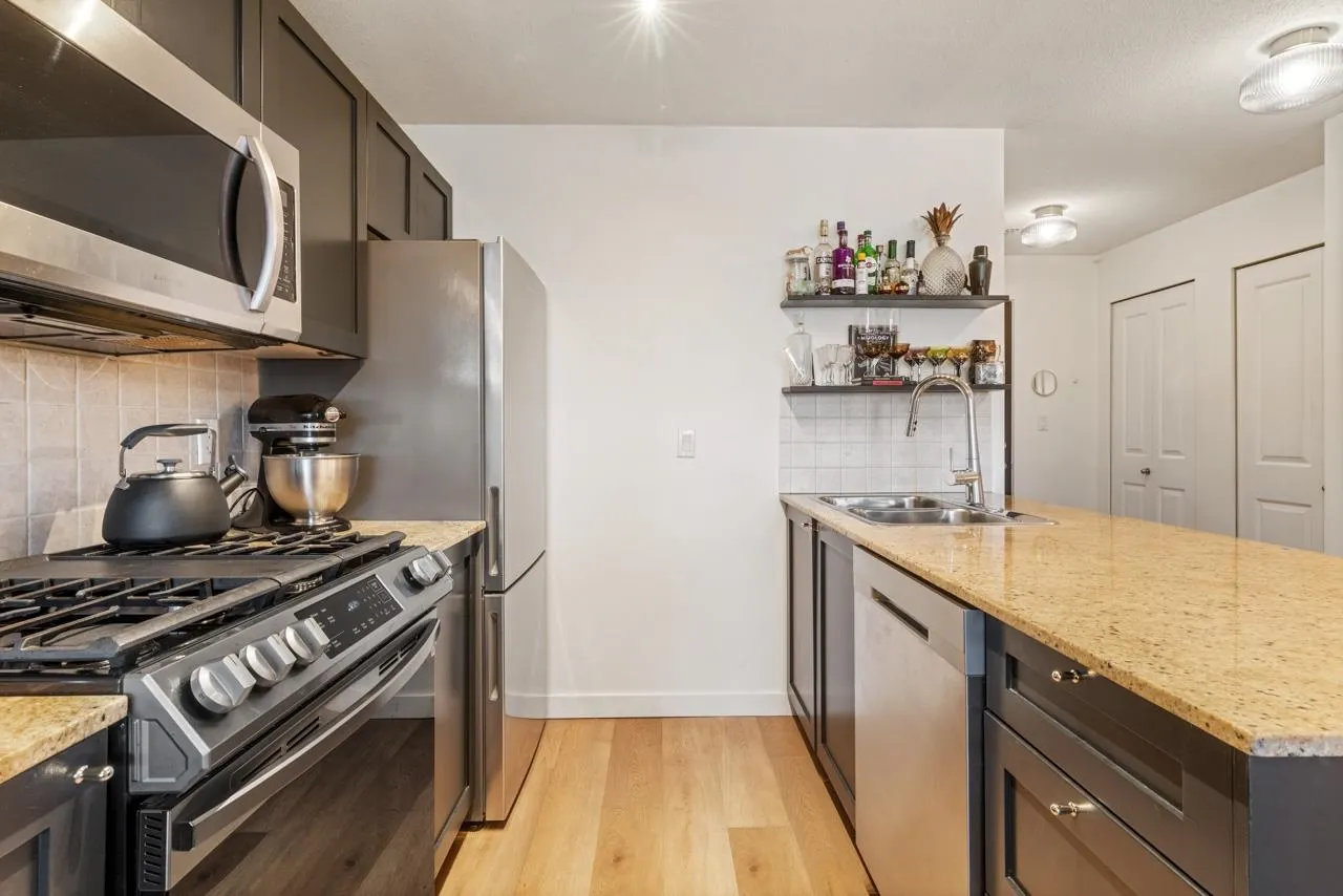313 2636 E Hastings Street