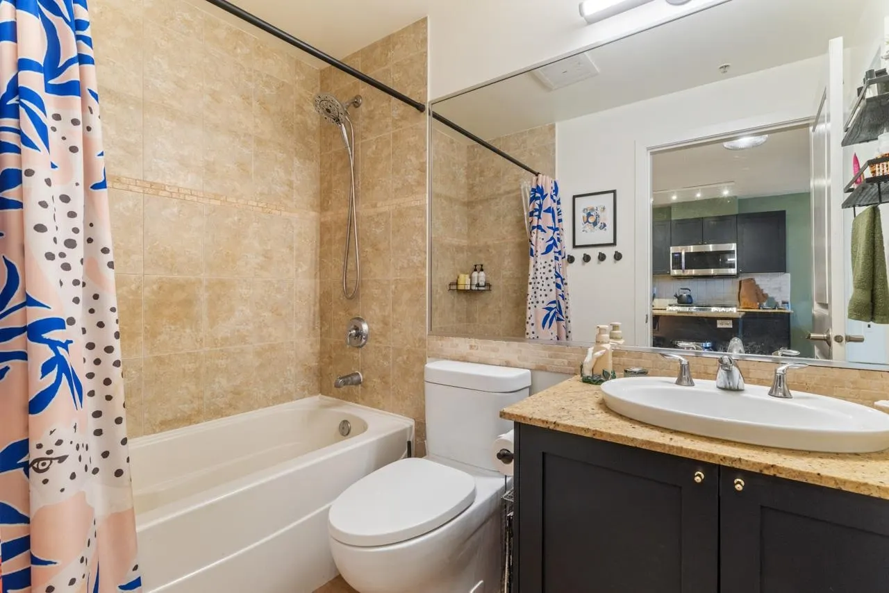 313 2636 E Hastings Street