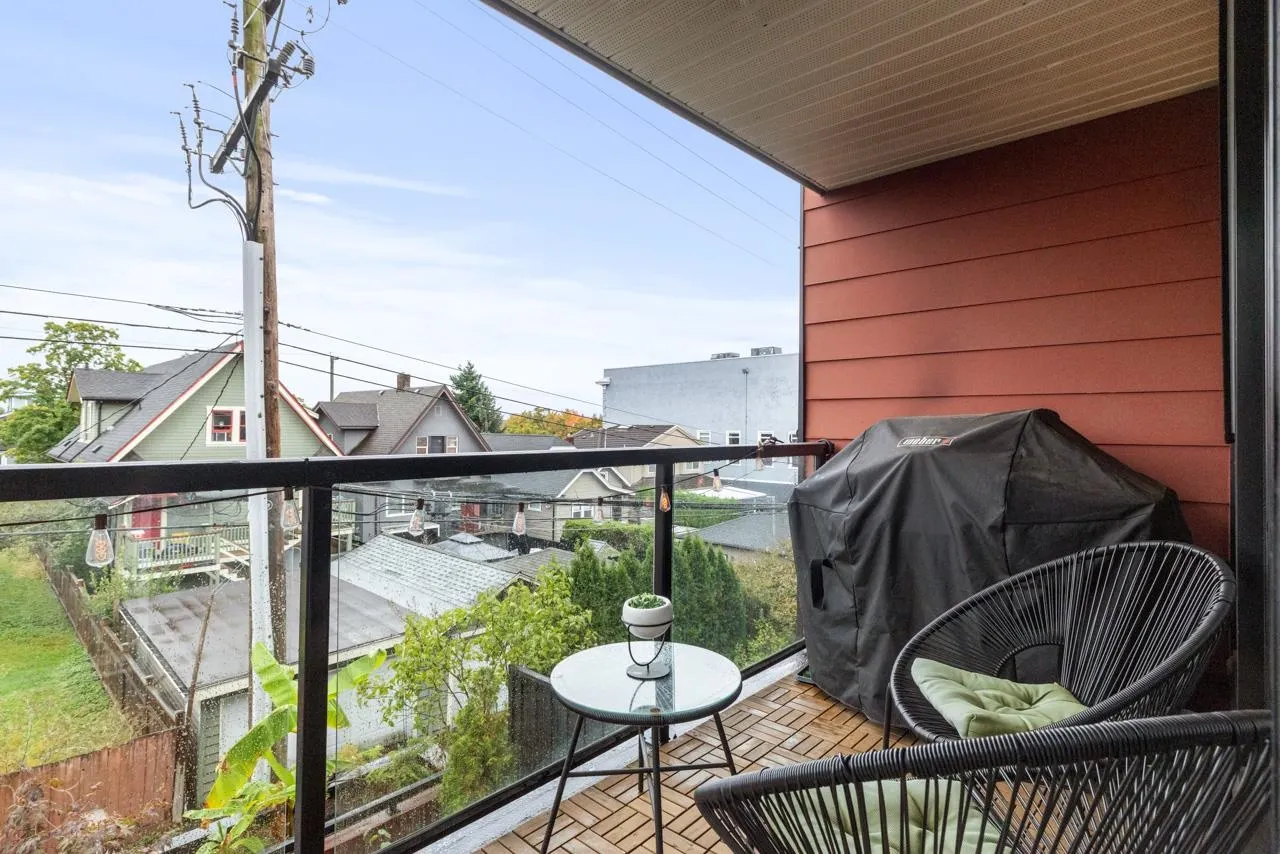 313 2636 E Hastings Street