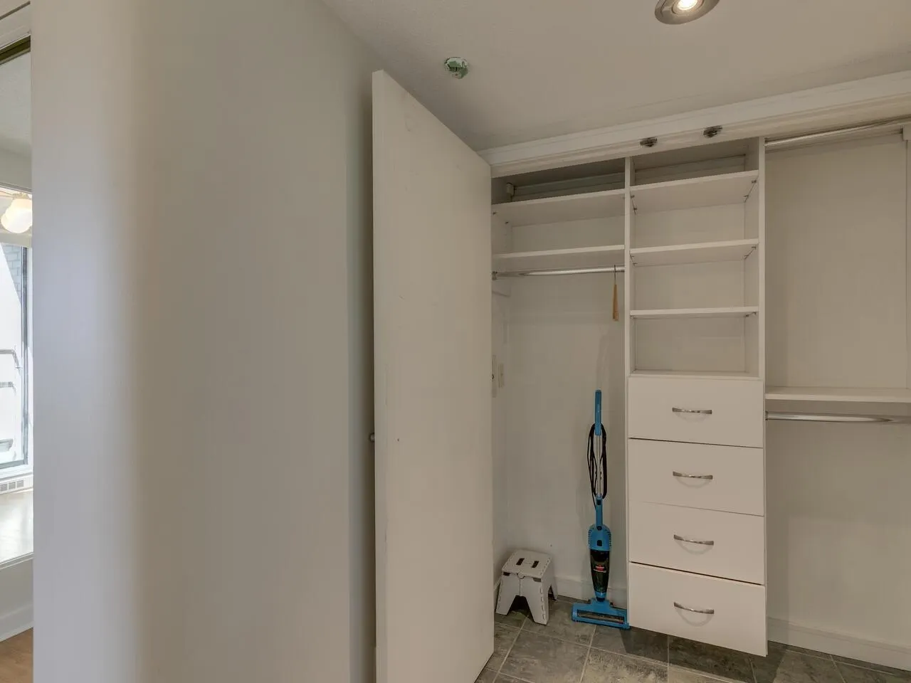 706 1003 Burnaby Street