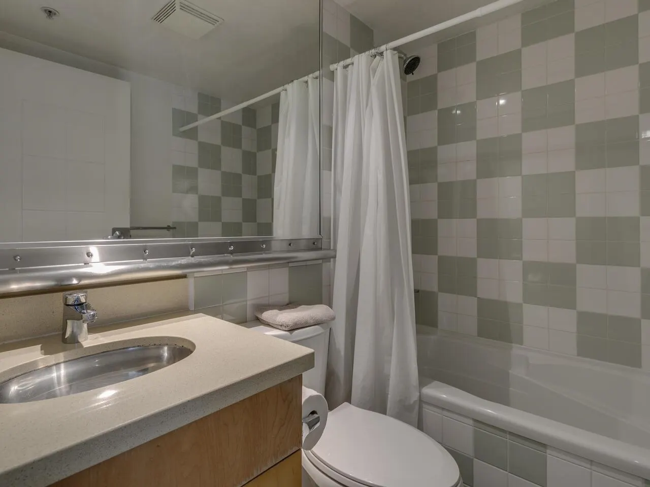 706 1003 Burnaby Street