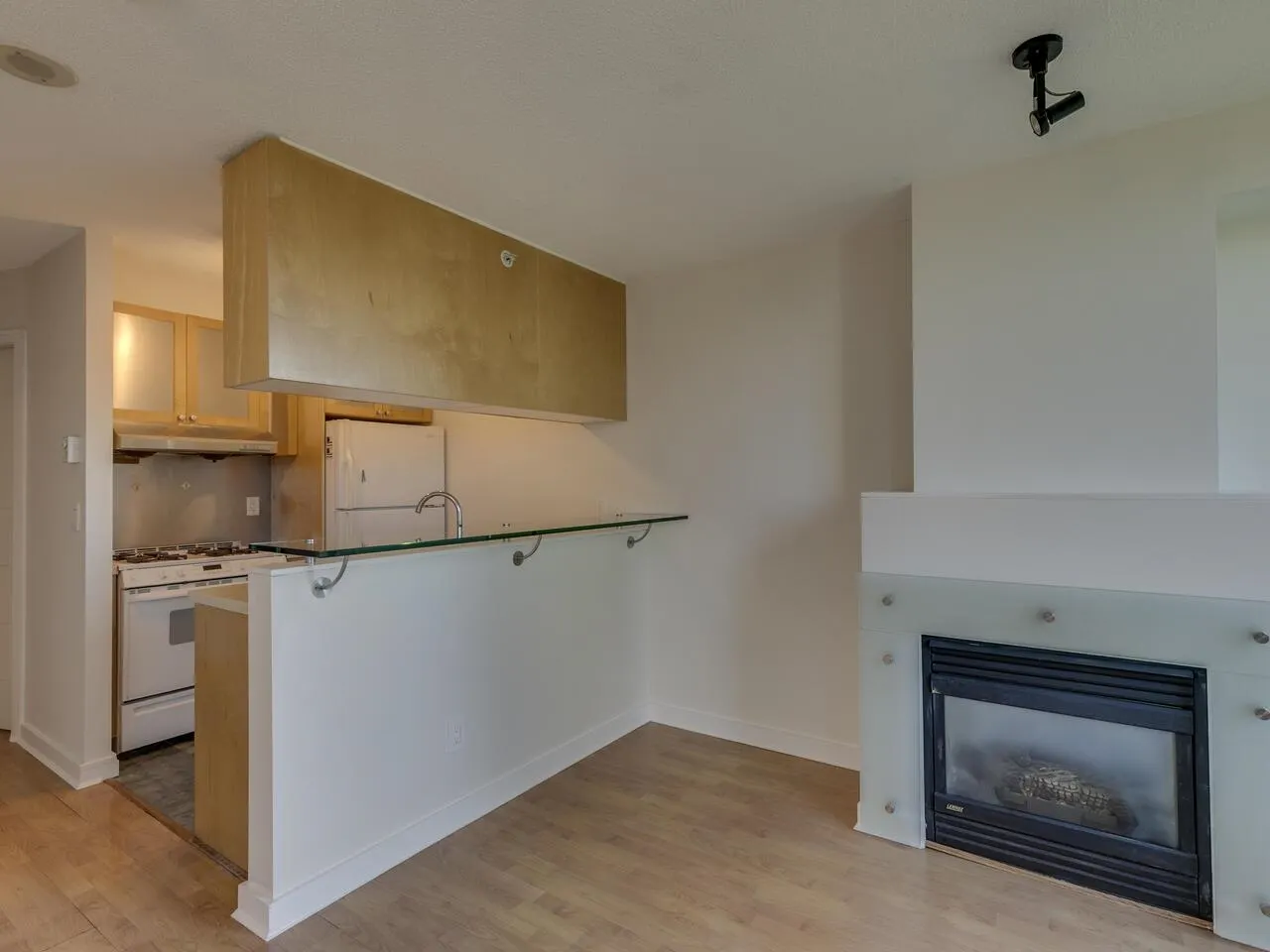 706 1003 Burnaby Street