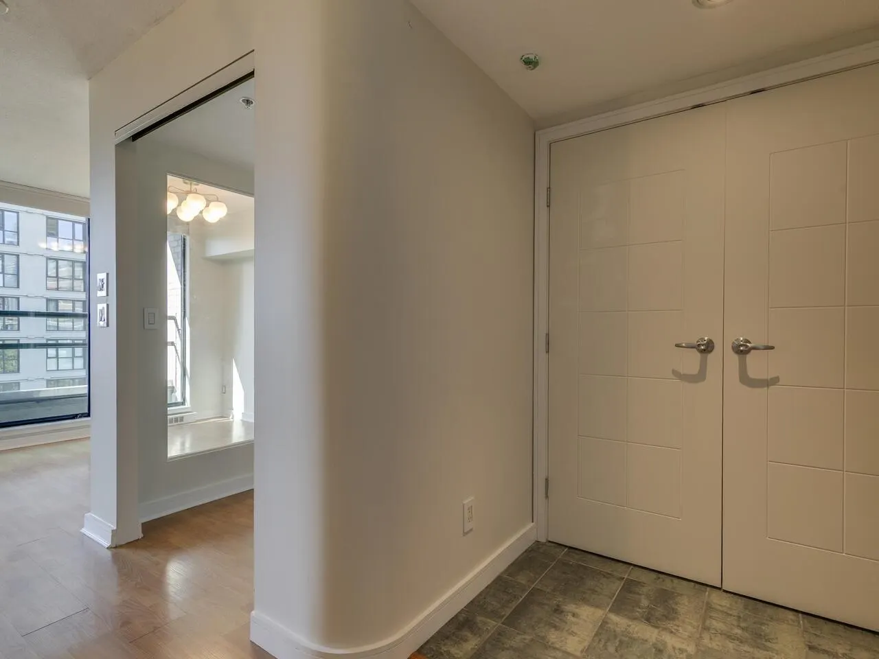 706 1003 Burnaby Street