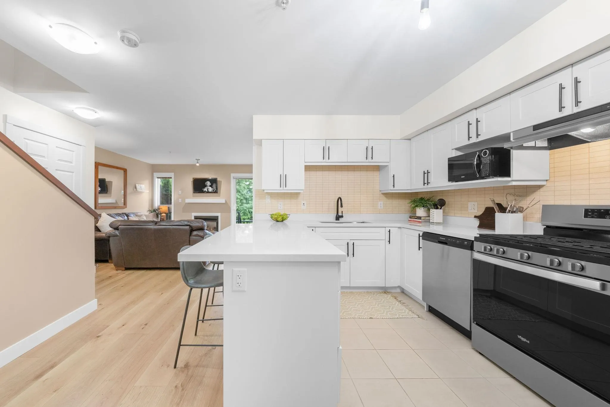 18 1204 Main Street