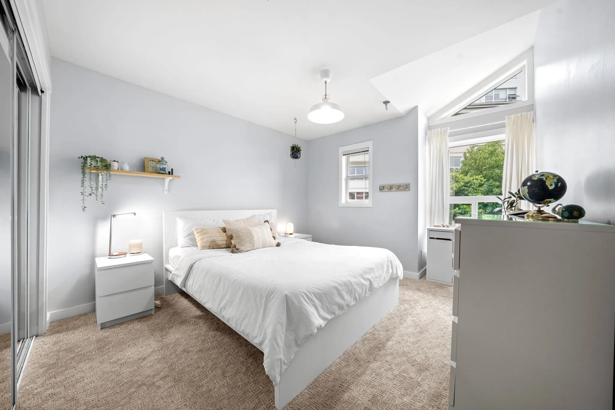 18 1204 Main Street