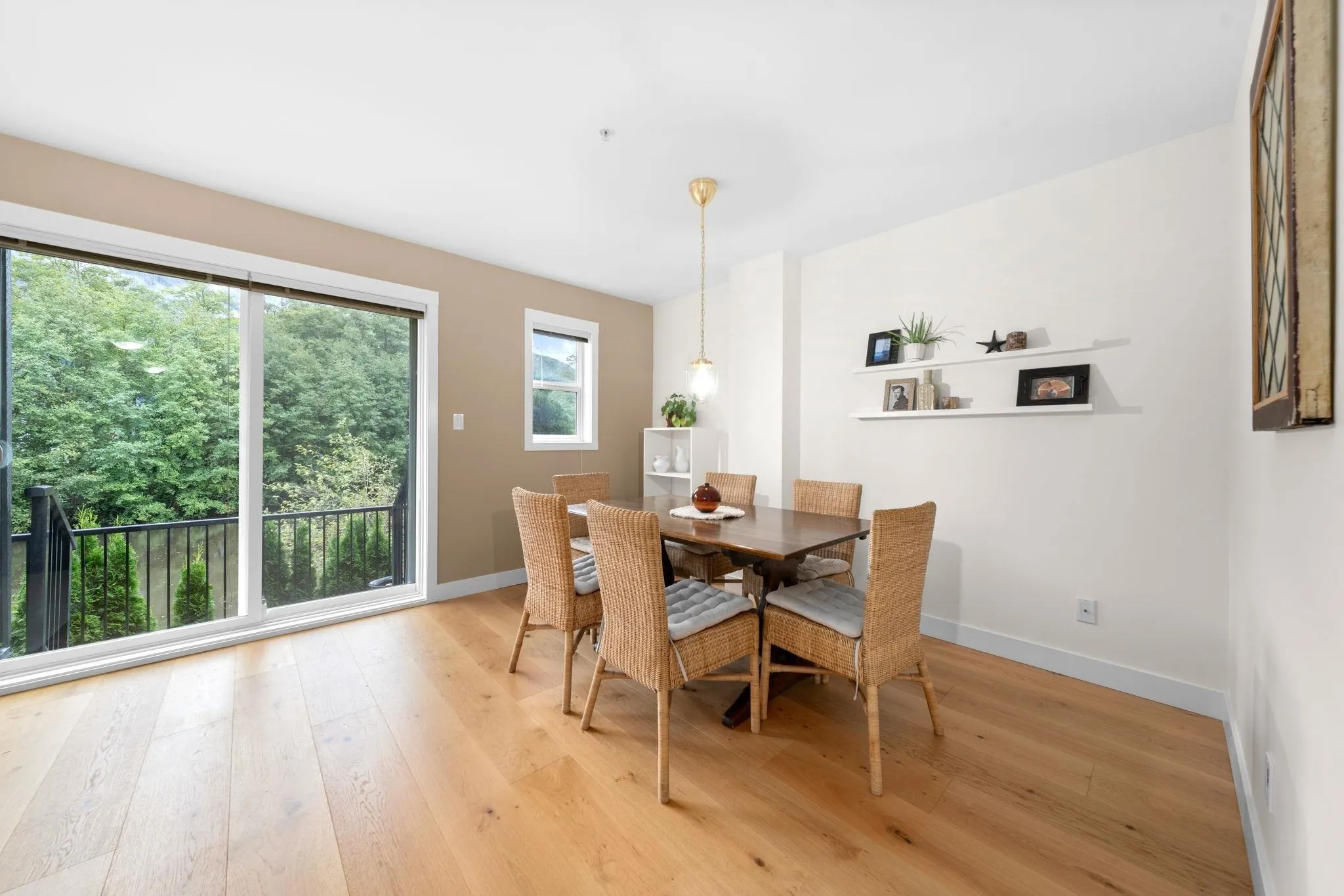 18 1204 Main Street