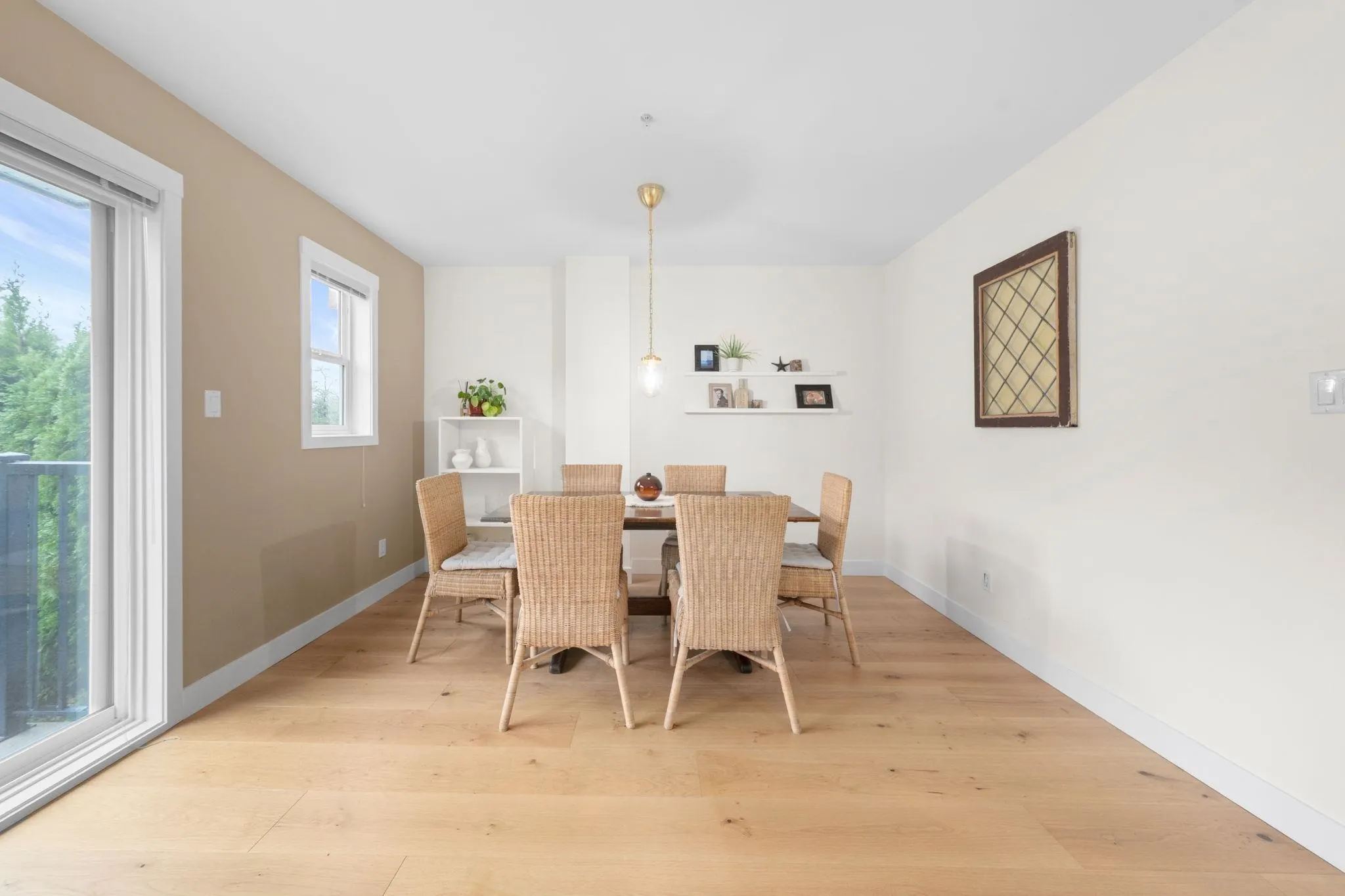 18 1204 Main Street