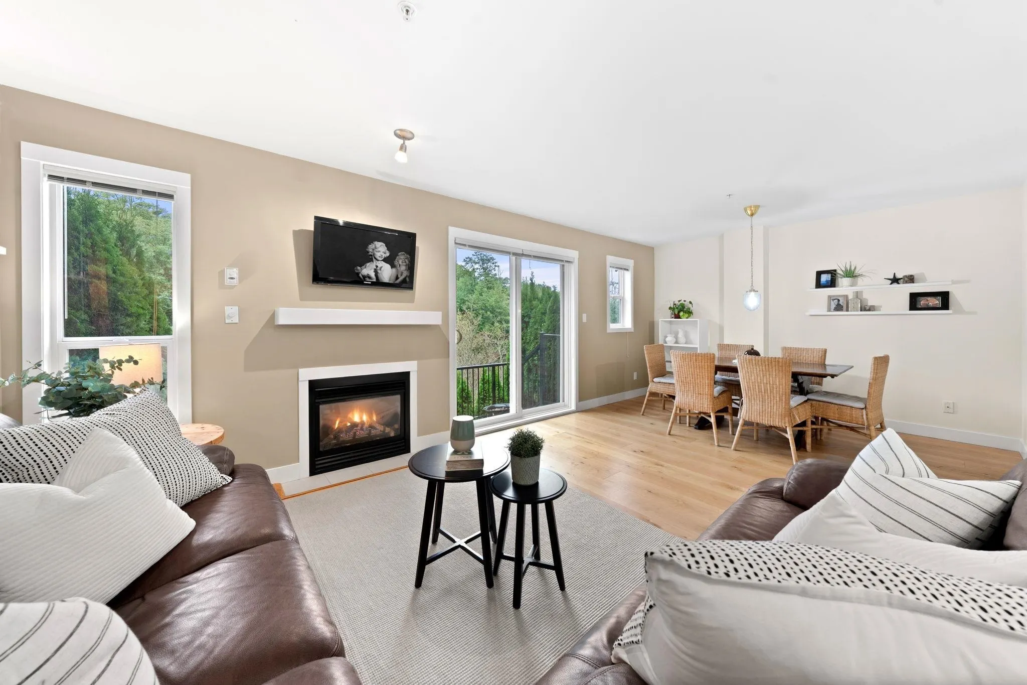 18 1204 Main Street