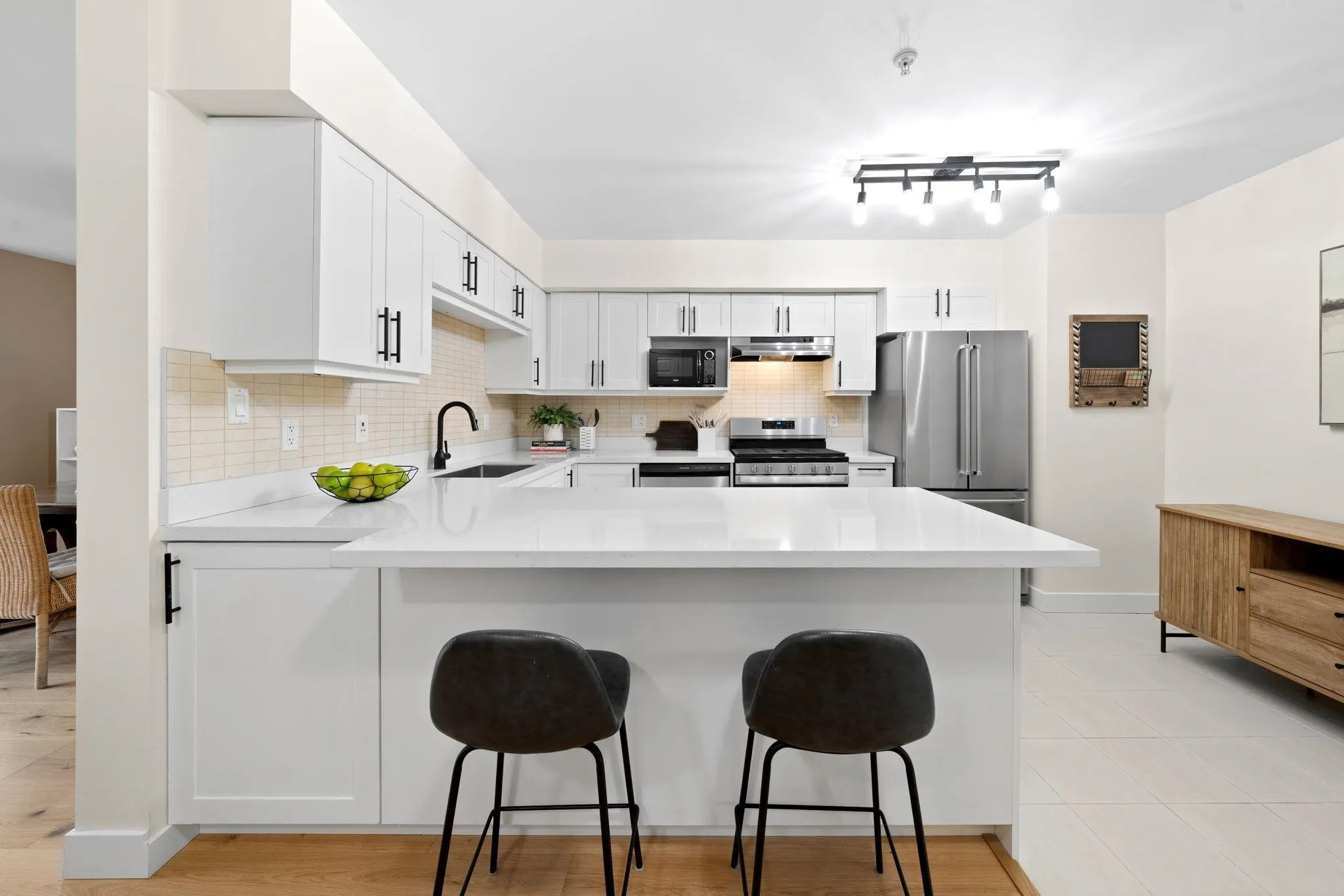18 1204 Main Street